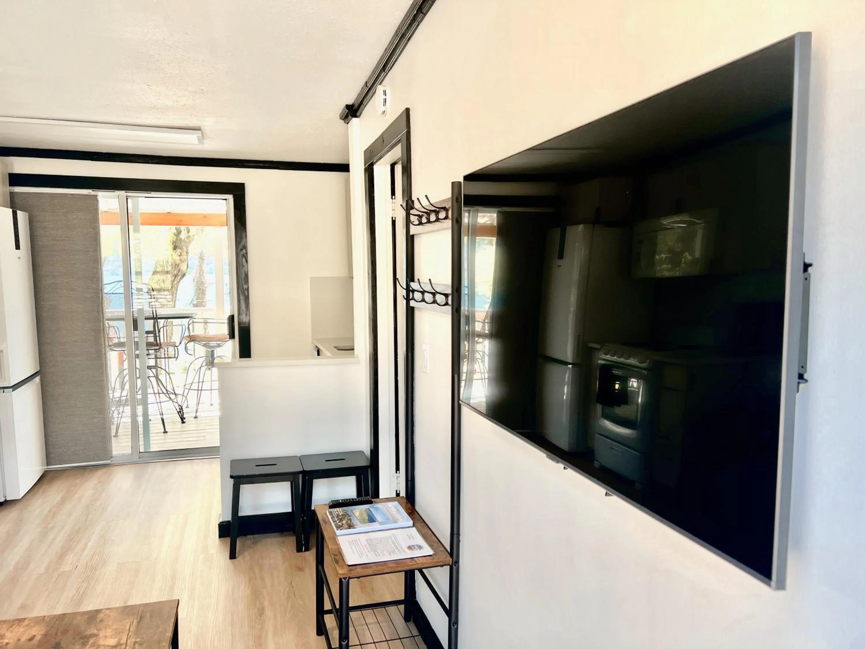 TV and multimedia in Peachland Beach Resort