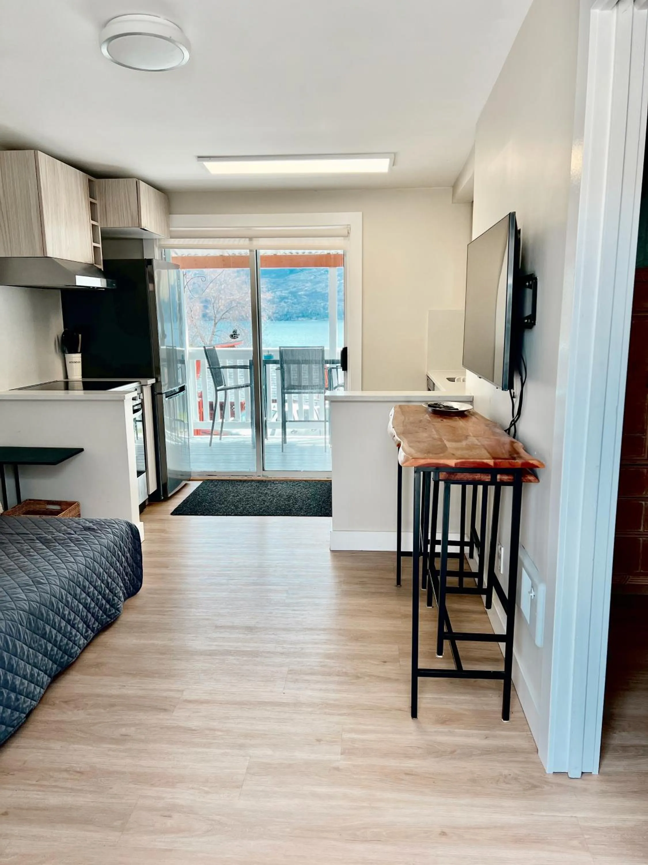 Living room in Peachland Beach Resort