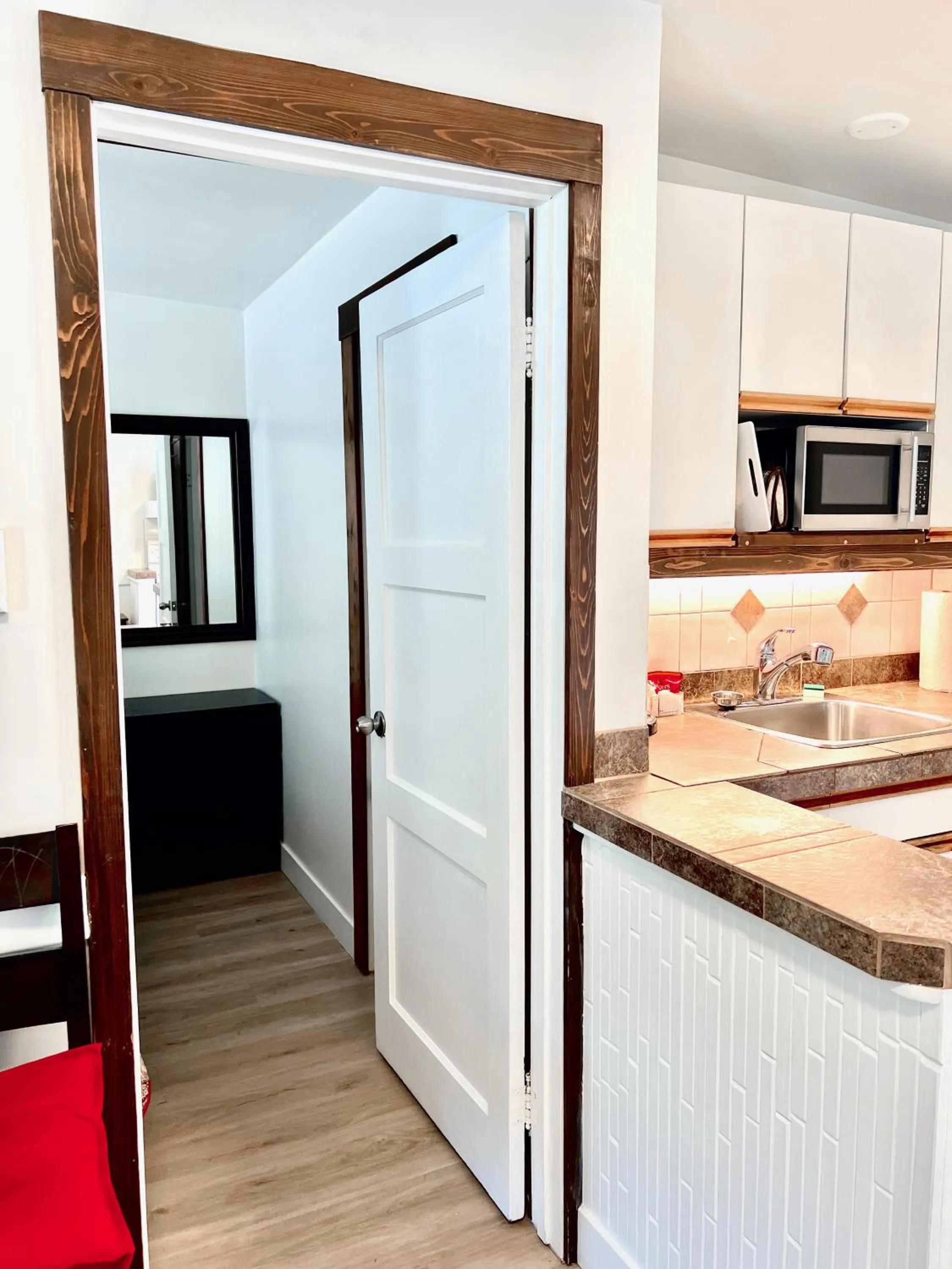 kitchen in Peachland Beach Resort