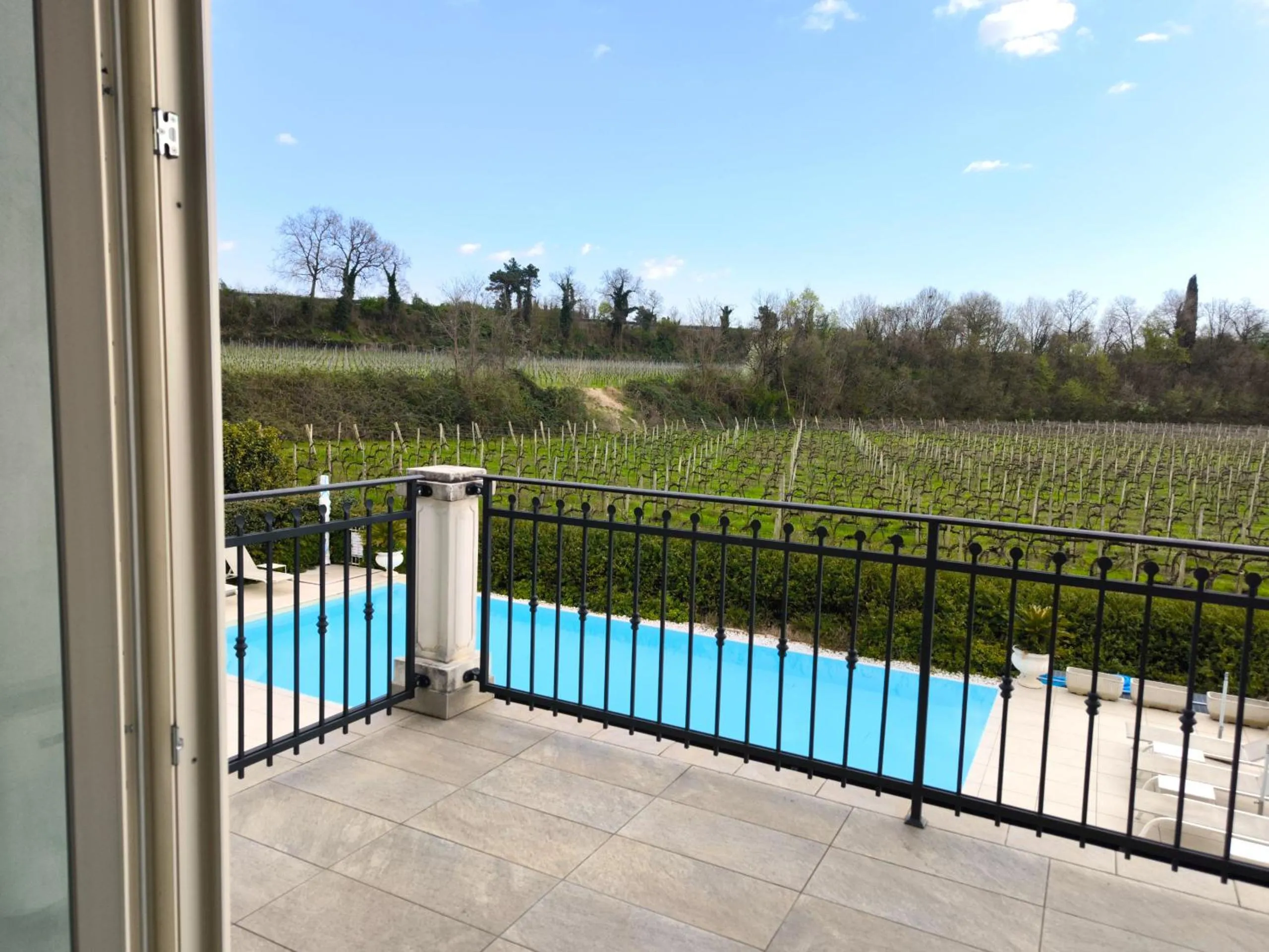 Swimming pool in Residenza Pastrengo