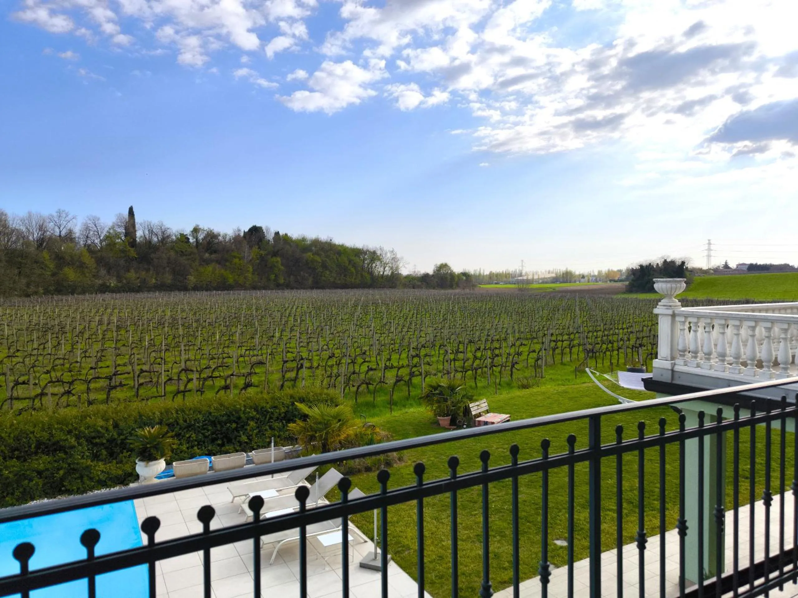Swimming pool in Residenza Pastrengo
