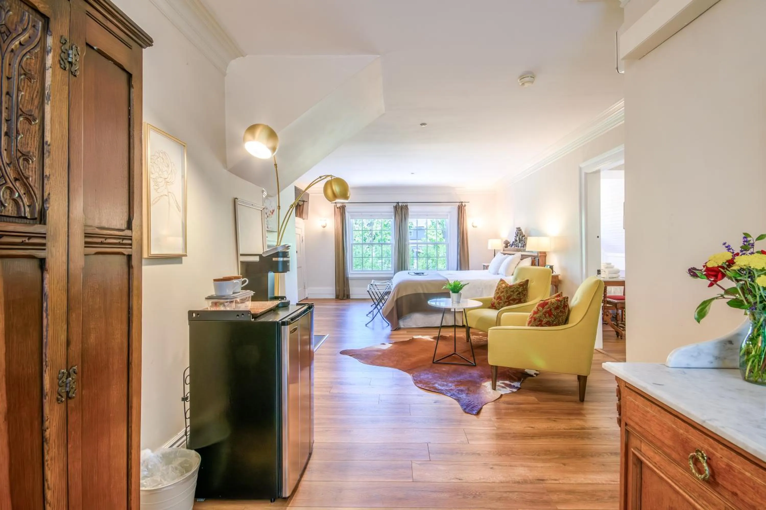 Seating area in Cedar Gables Inn