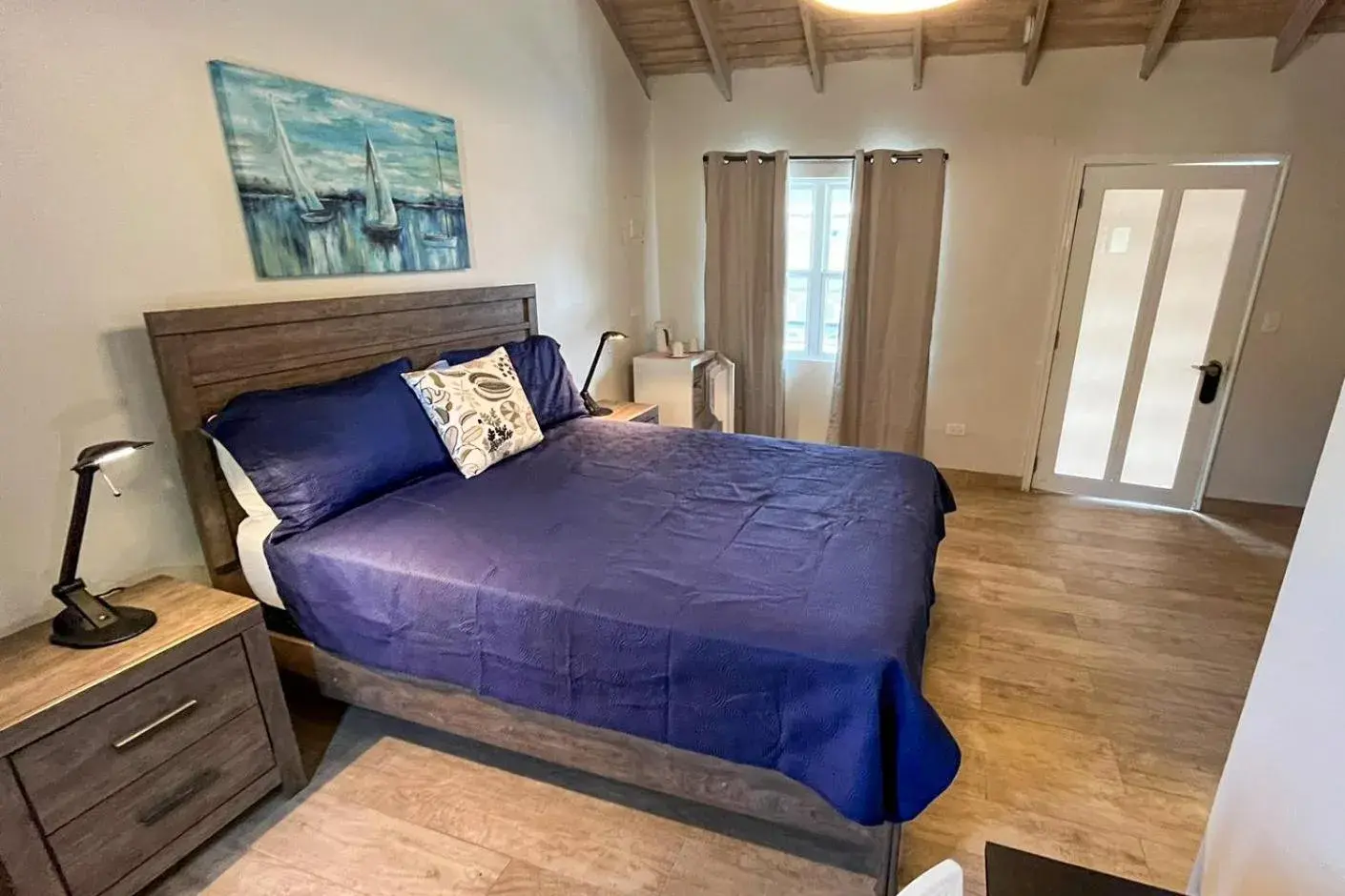 Deluxe Double Room in The Moxy Deluxe Double Room in The Moxy