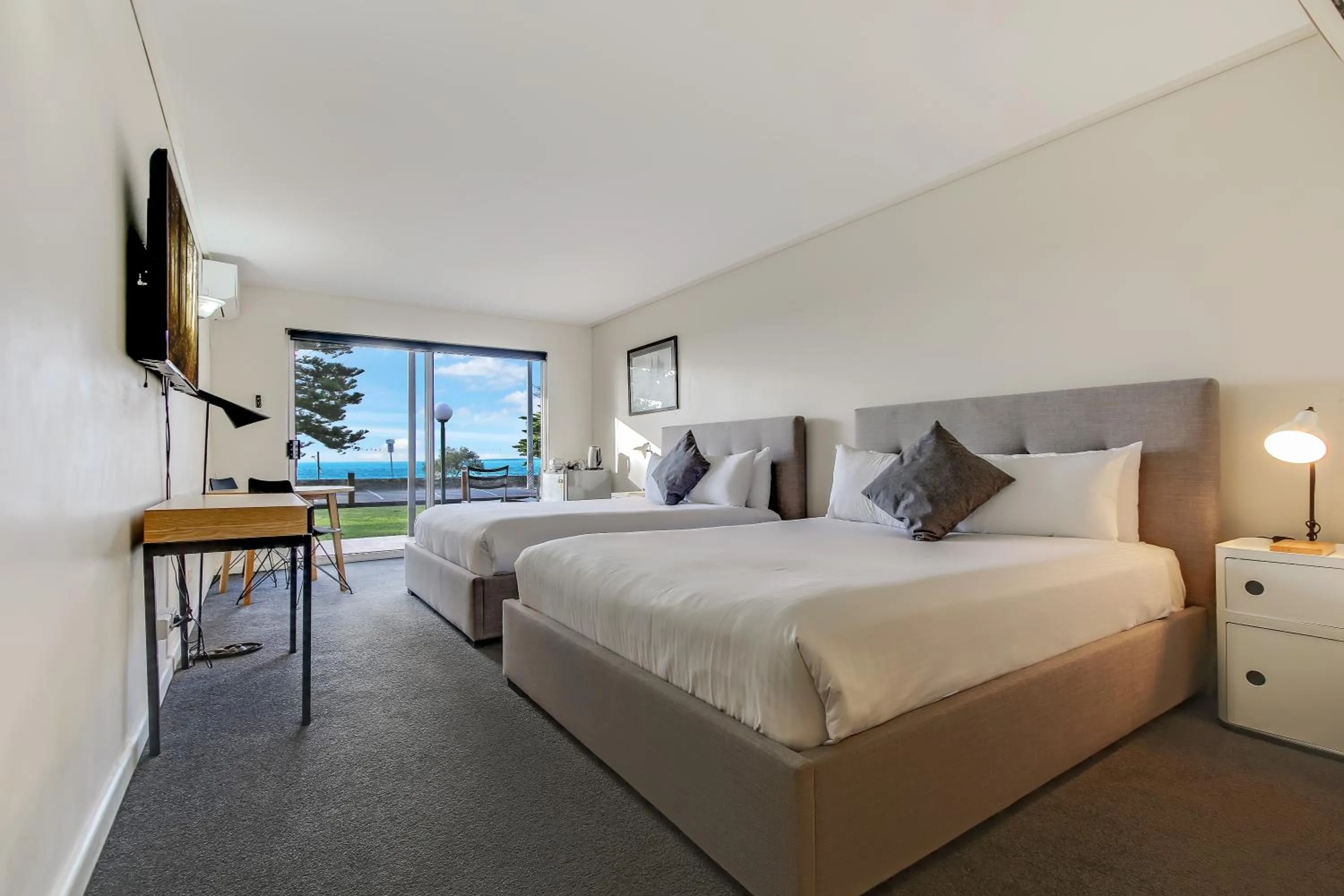 Bedroom, Bed in North Pier Hotel