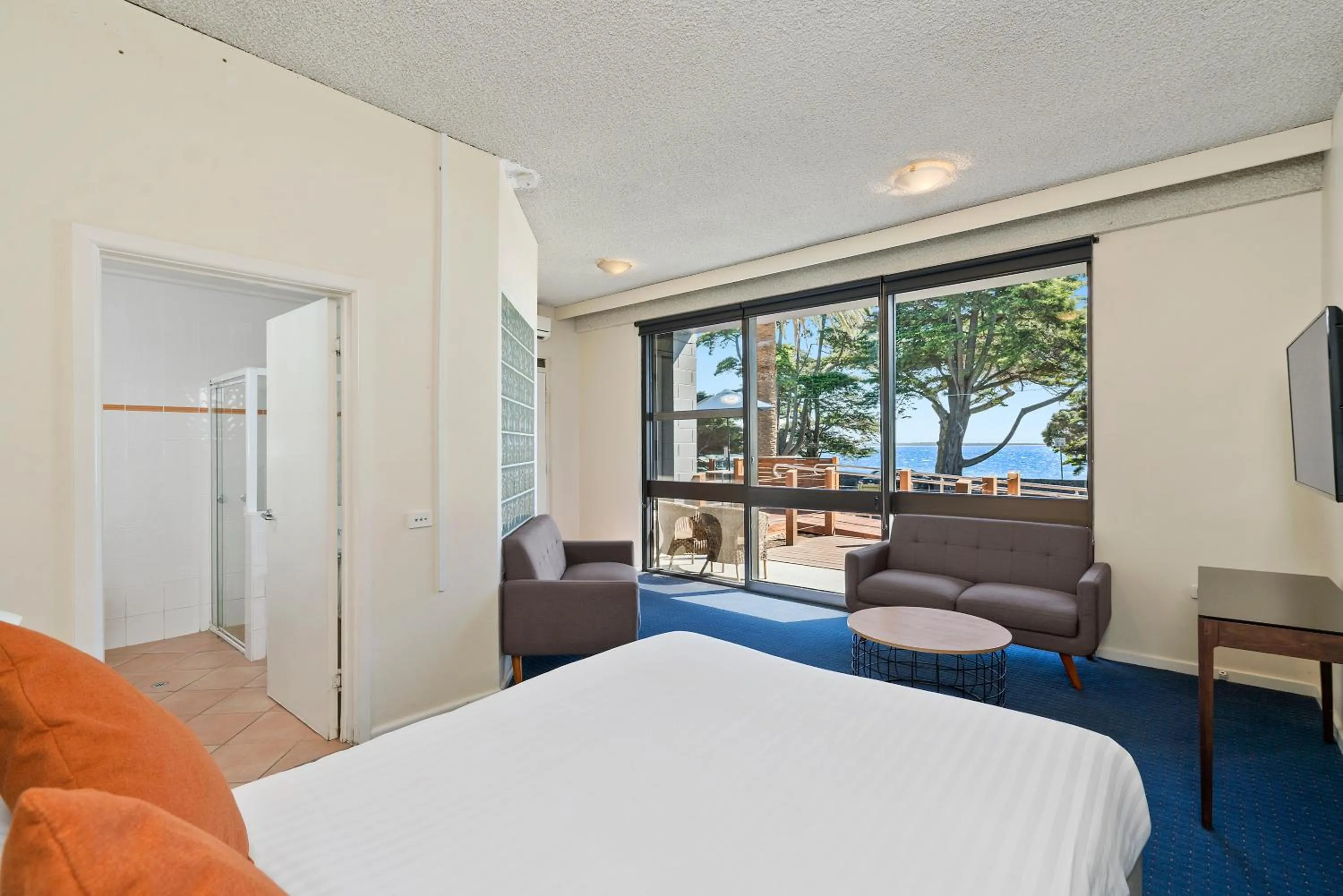 Bedroom, Bed in North Pier Hotel