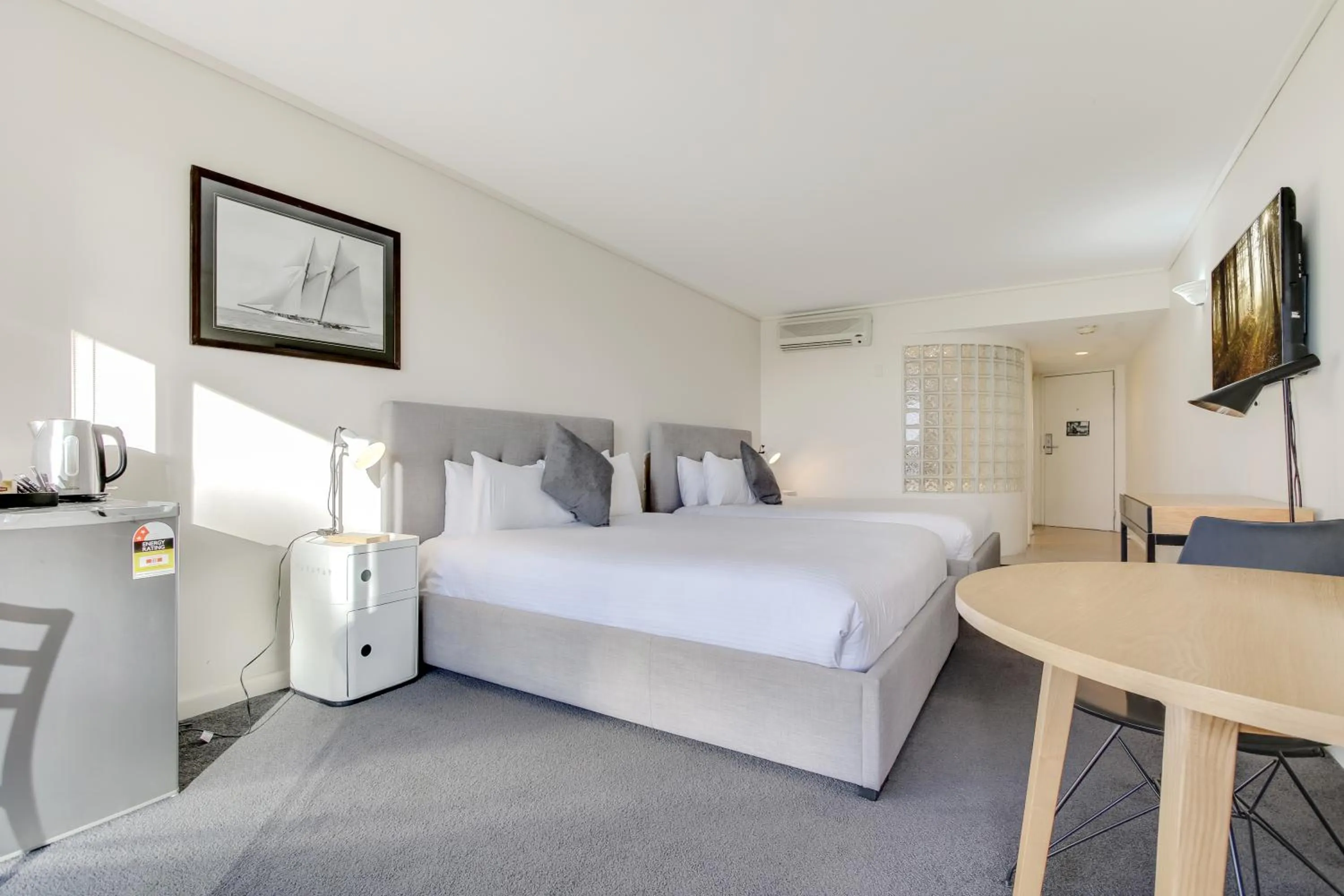 Bedroom, Bed in North Pier Hotel