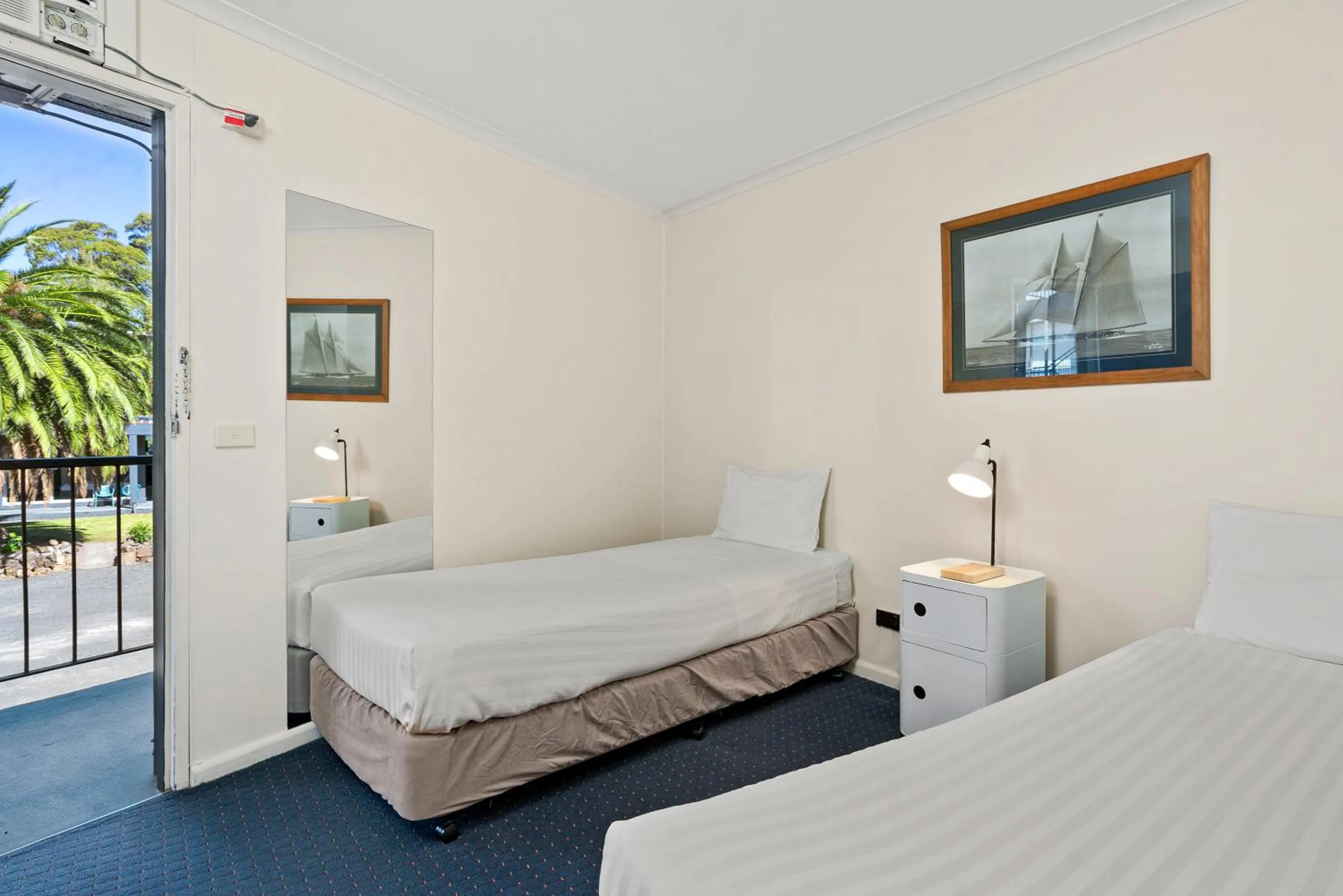 Bedroom, Bed in North Pier Hotel