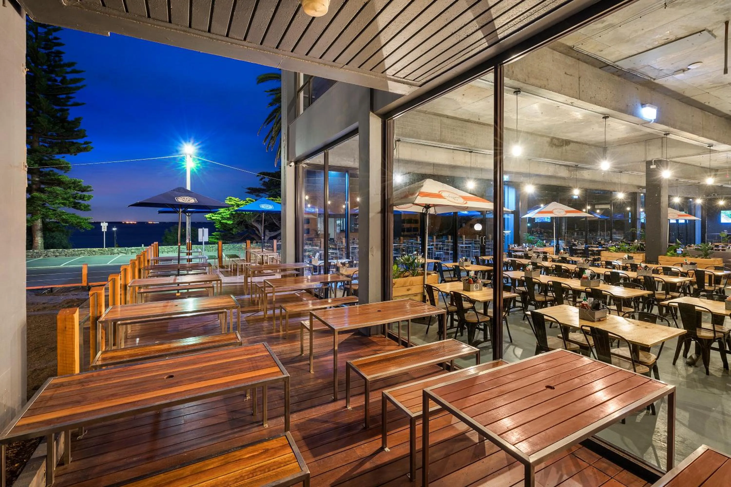 Lounge or bar in North Pier Hotel