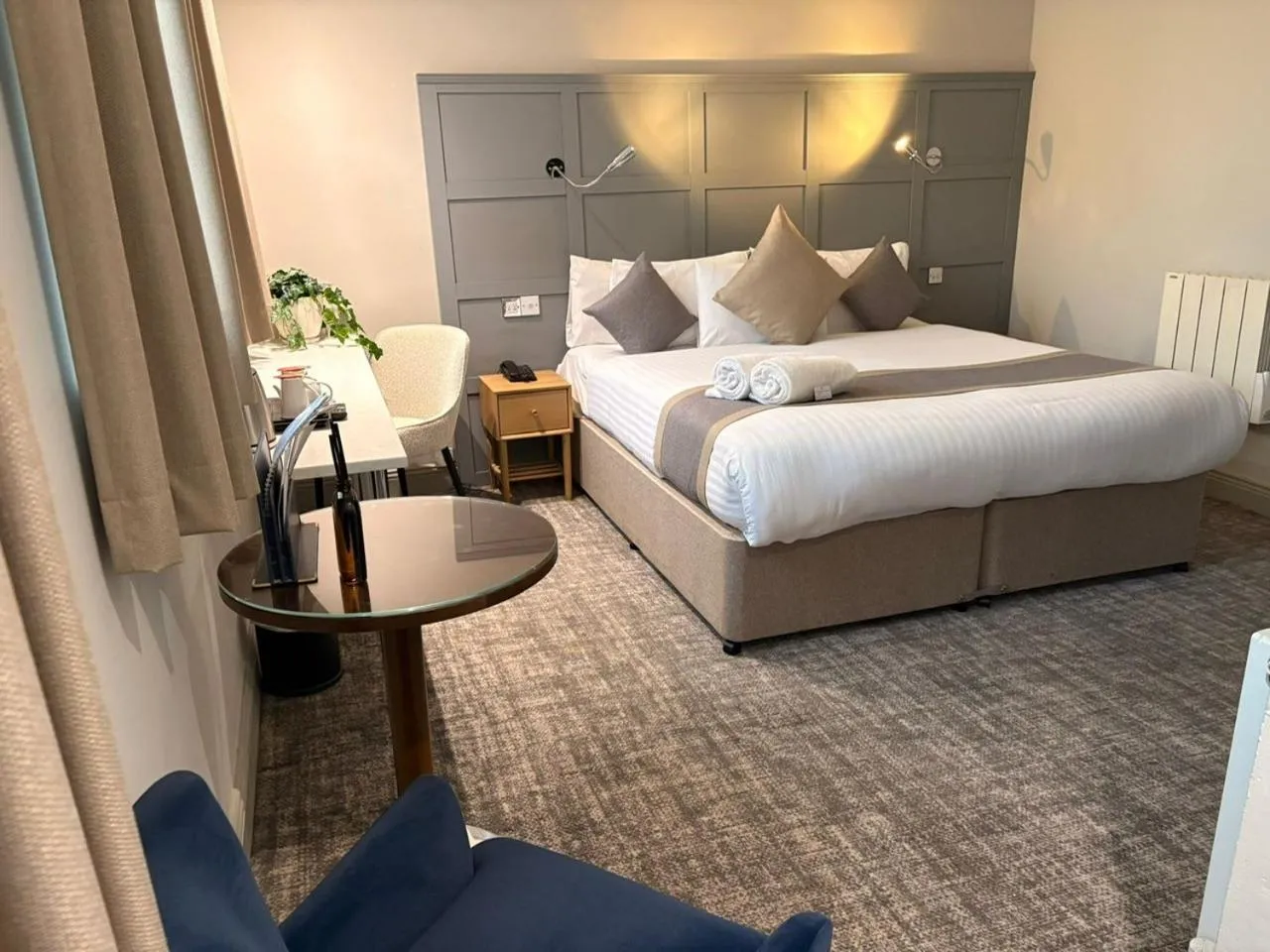 Bed in Caledonian Hotel