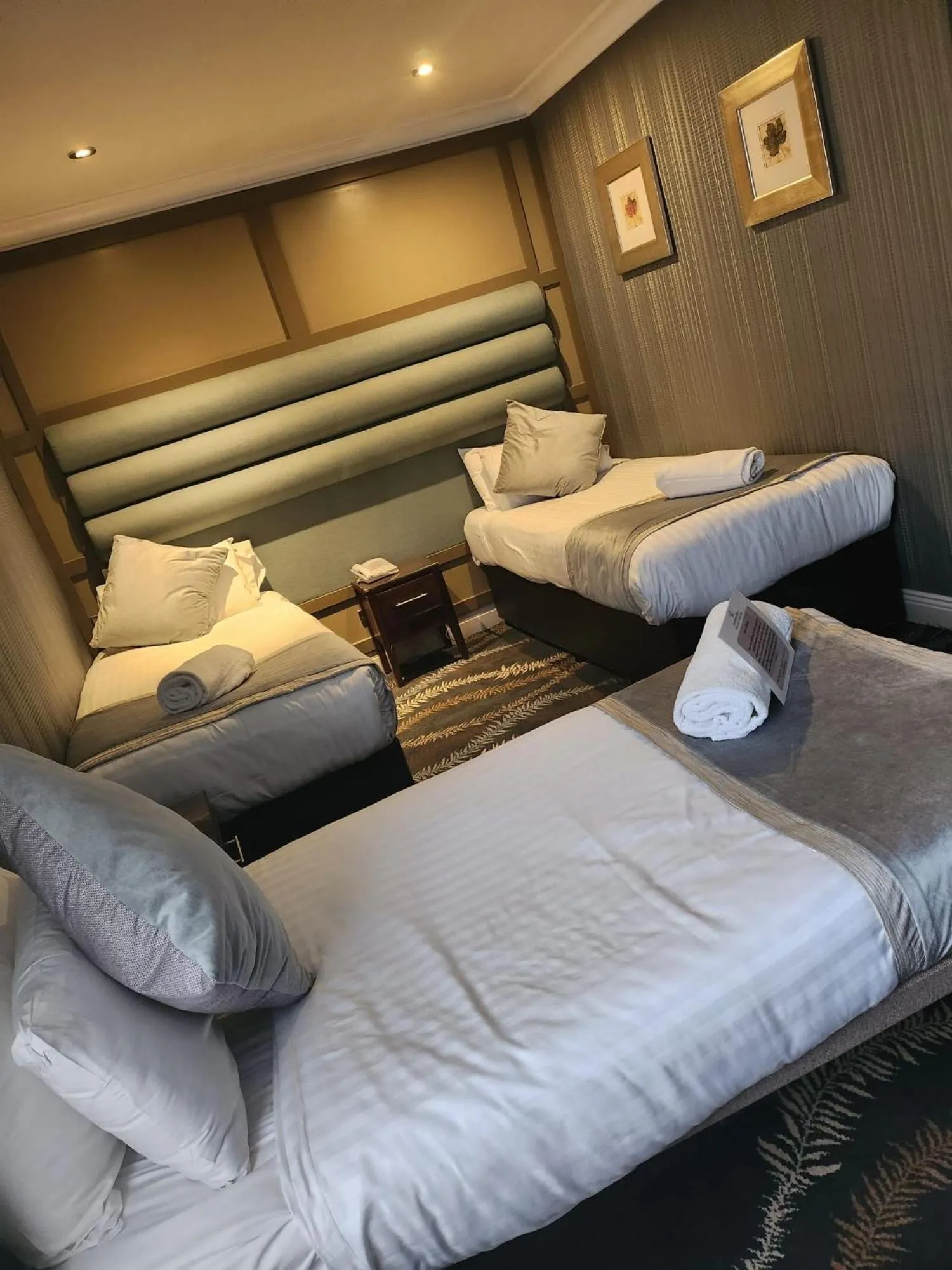 Bed in Caledonian Hotel