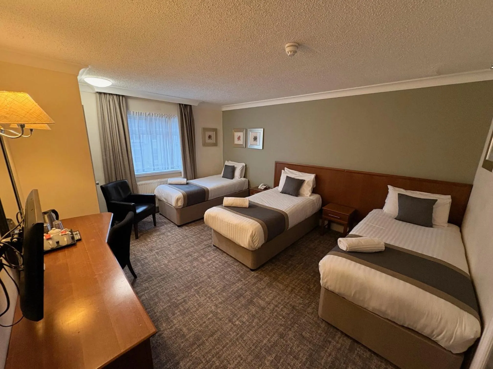 Bed in Caledonian Hotel