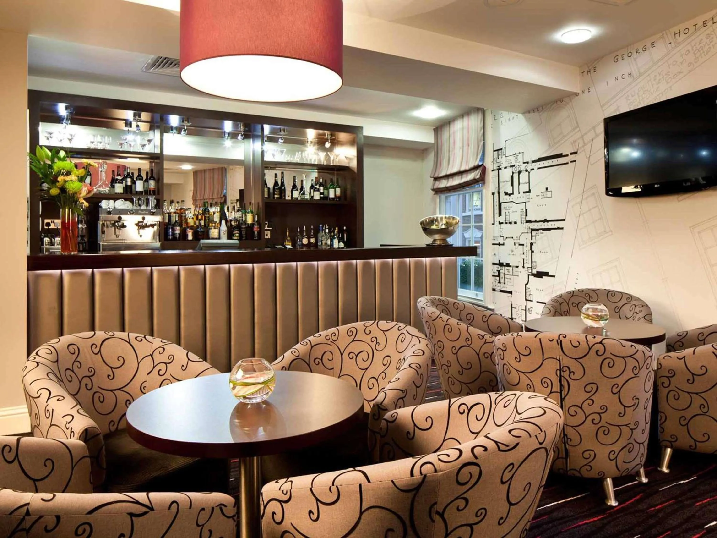 Lounge or bar in Mercure Nottingham City Centre Hotel