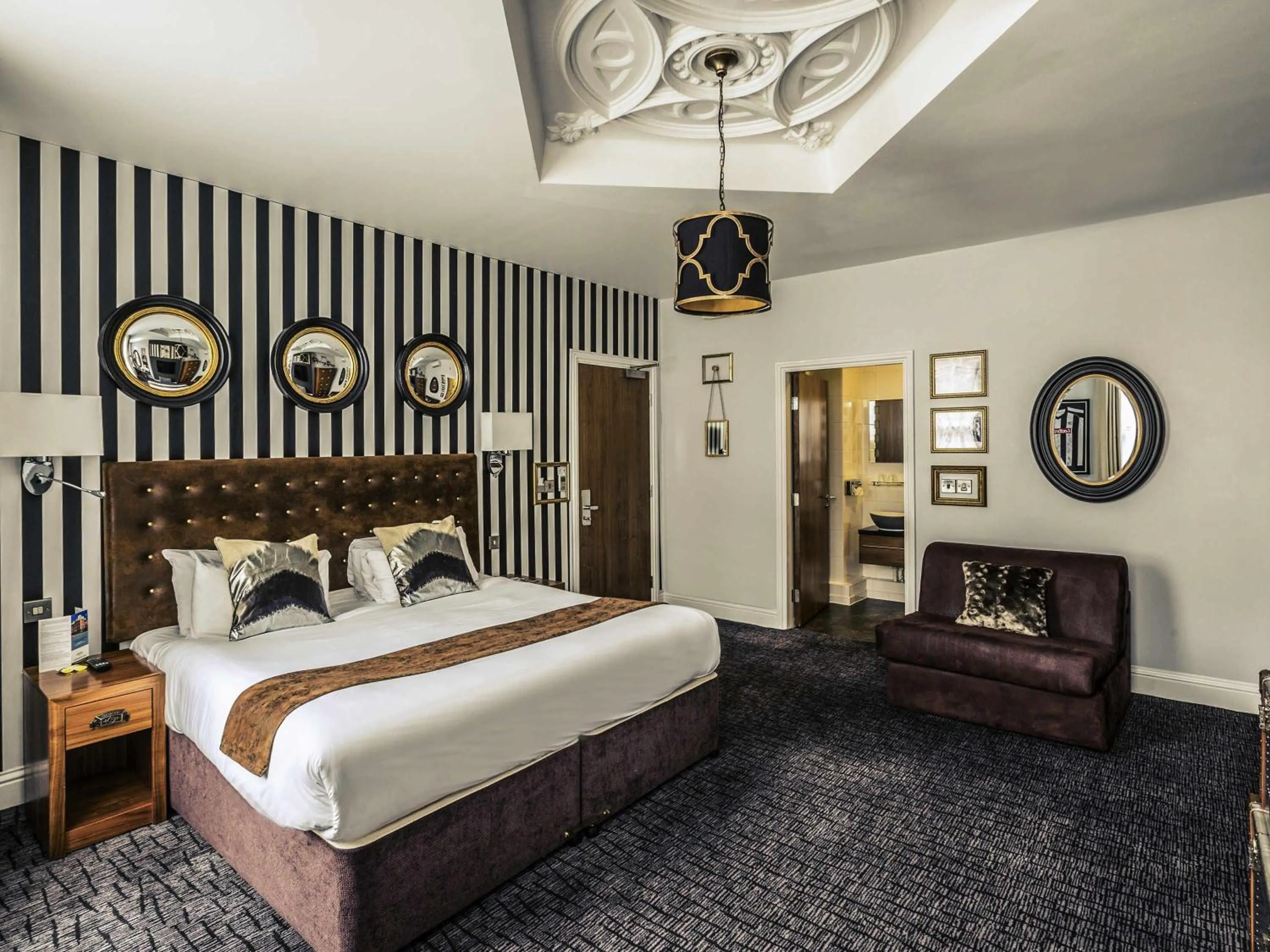 Other, Bed in Mercure Nottingham City Centre Hotel