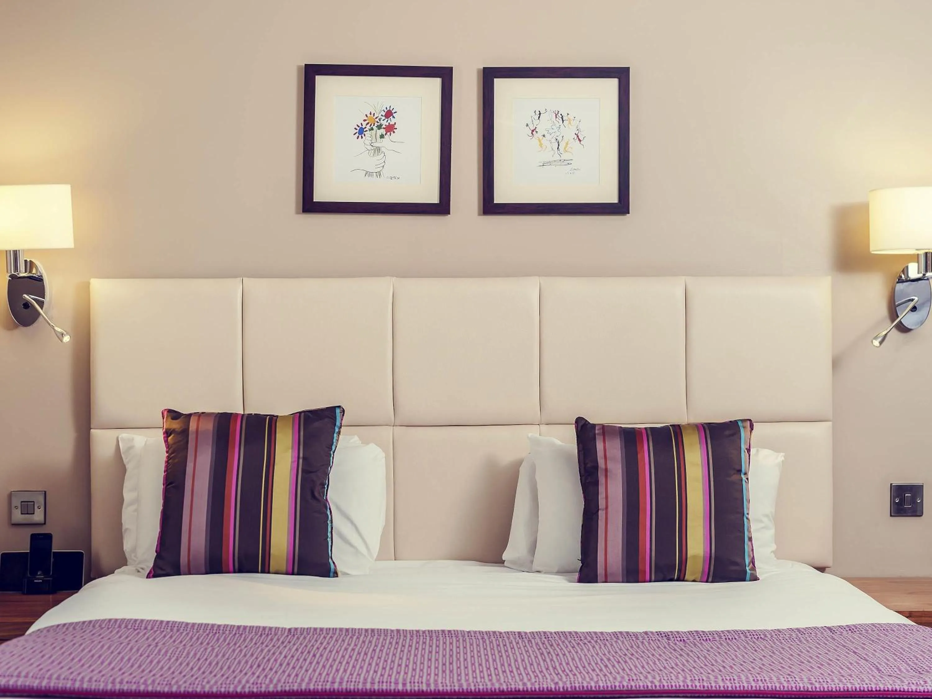 Bedroom, Bed in Mercure Nottingham City Centre Hotel