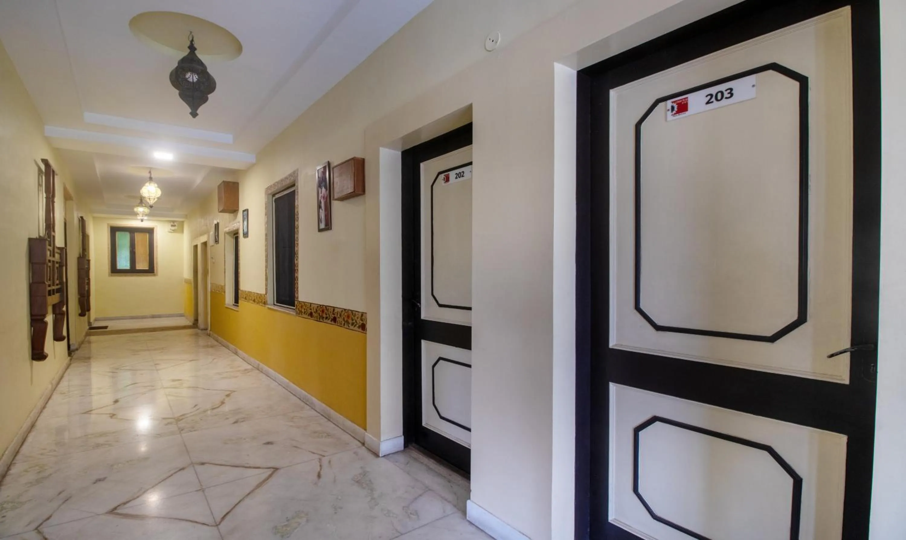 Lobby or reception in Treebo Megh Niwas, 2 Km From Umaid Bhawan Palace