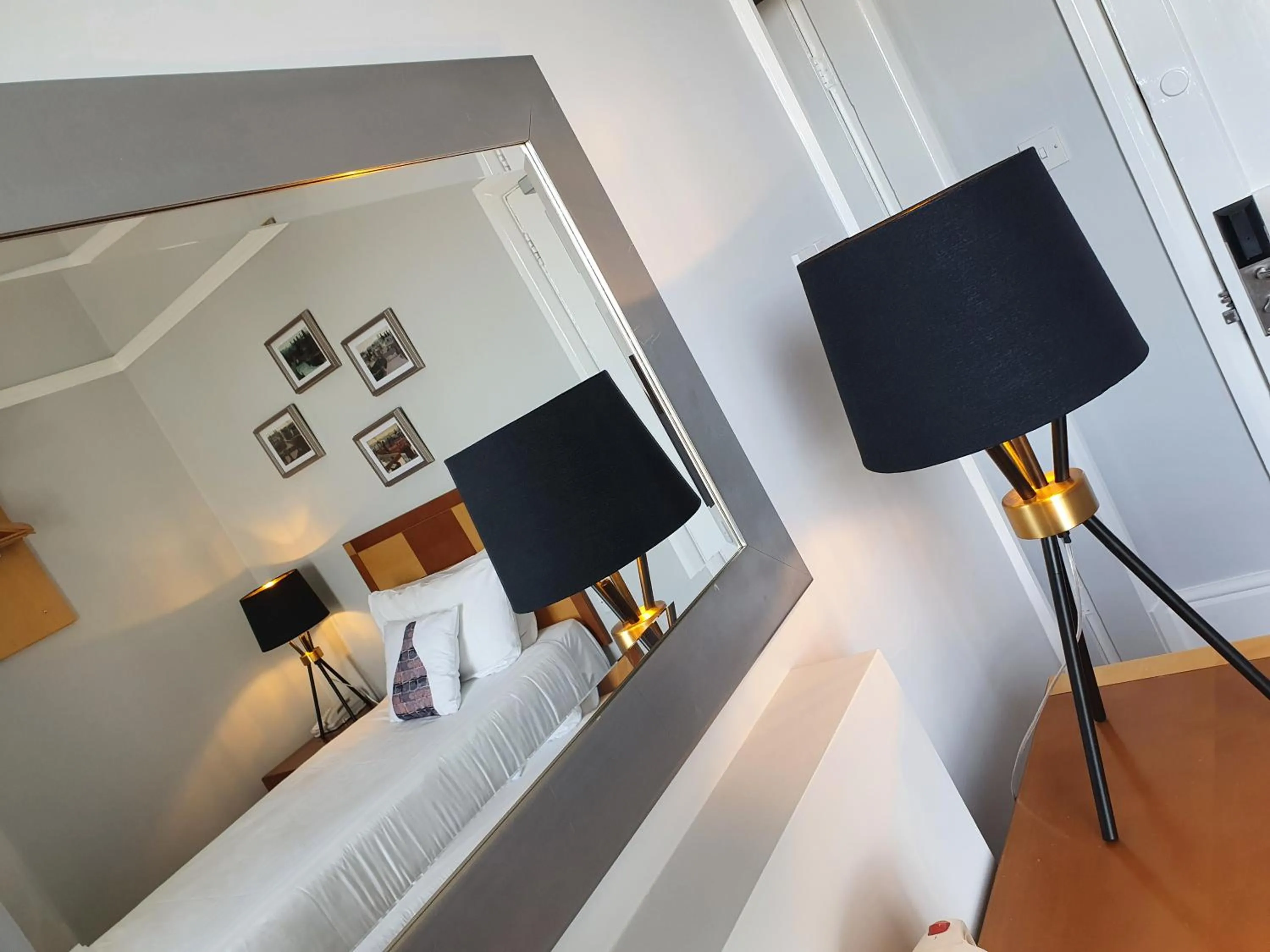 Bedroom, TV/Entertainment Center in Best Western Stoke on Trent City Centre Hotel