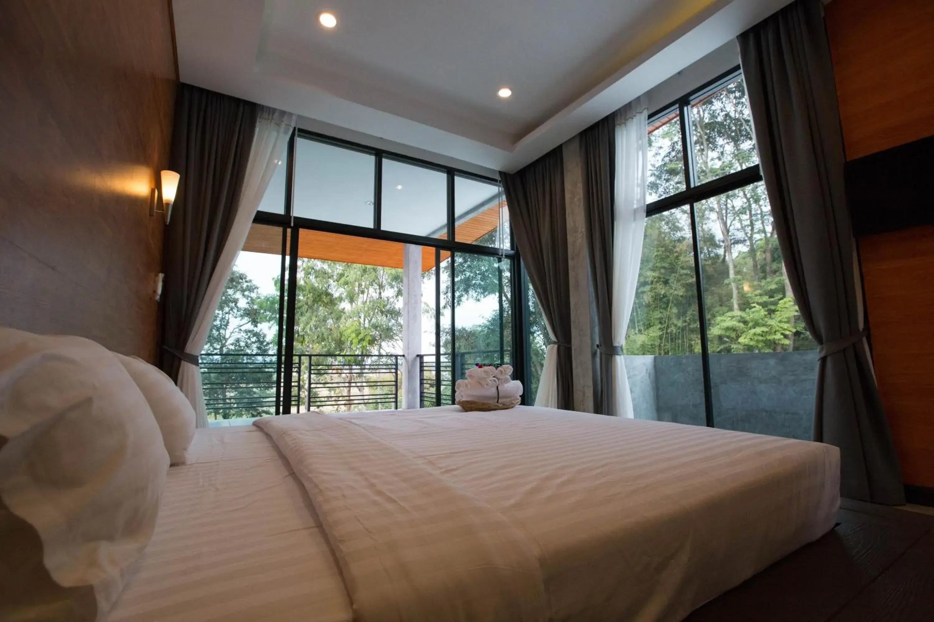 Deluxe Double Room with Balcony in Pagoda Sight Residence Deluxe Double Room with Balcony in Pagoda Sight Residence