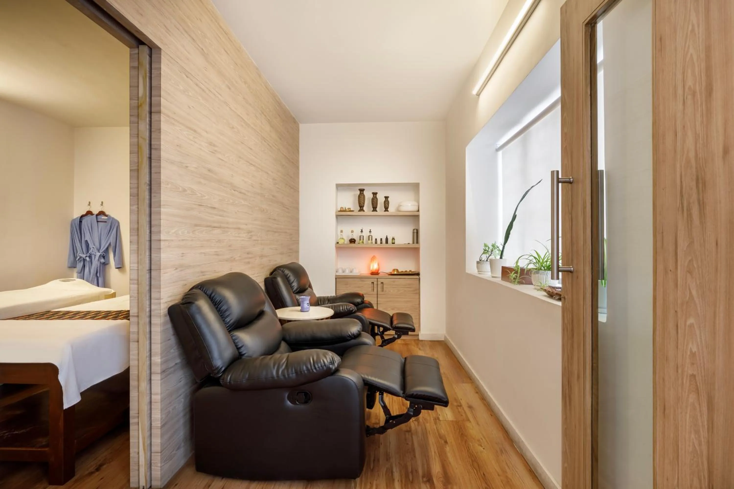 Spa and wellness centre/facilities in Hotel Ambassador by ACE Hotels