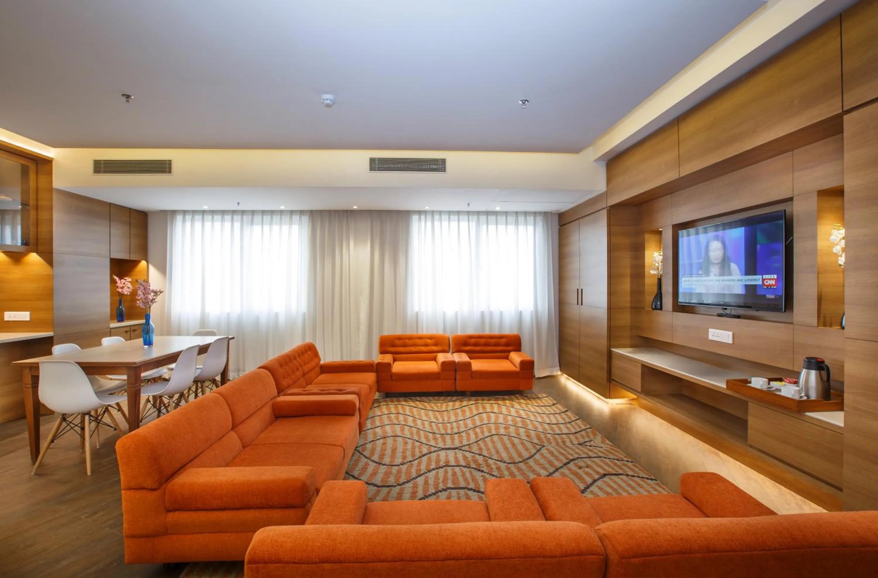 Living room in Hotel Ambassador by ACE Hotels