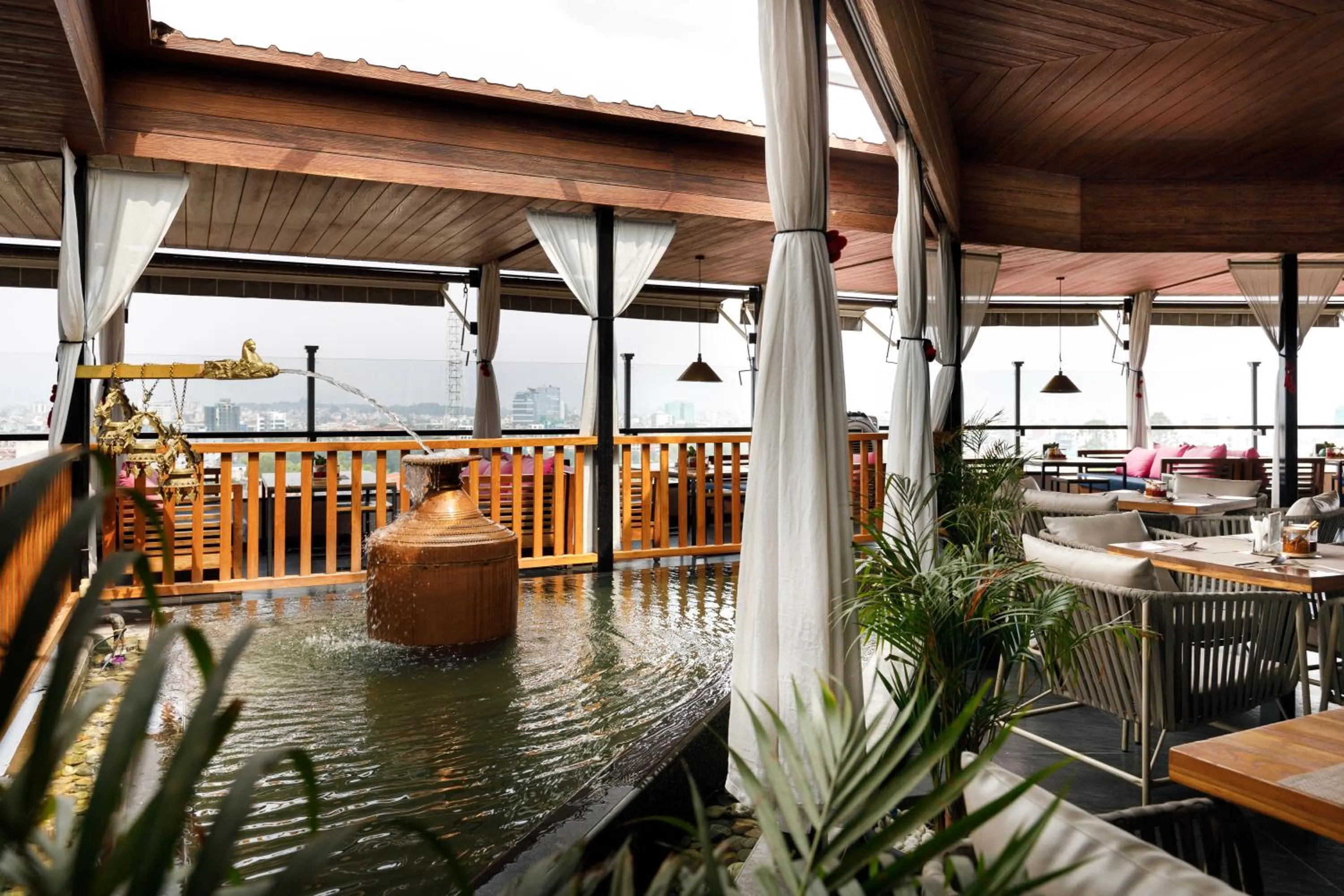 Restaurant/places to eat in Hotel Ambassador by ACE Hotels