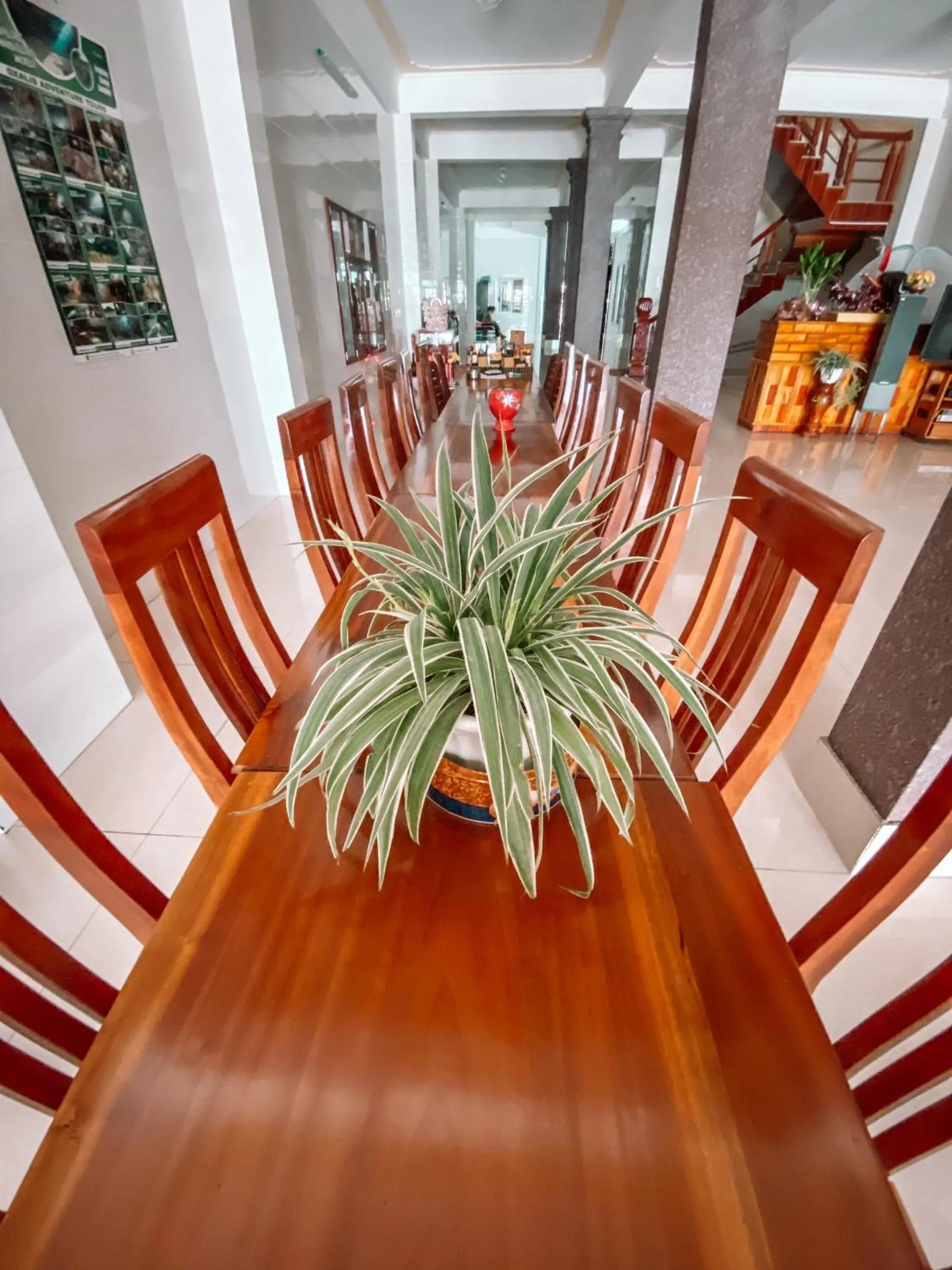 Restaurant/places to eat in Gold Plus Hotel