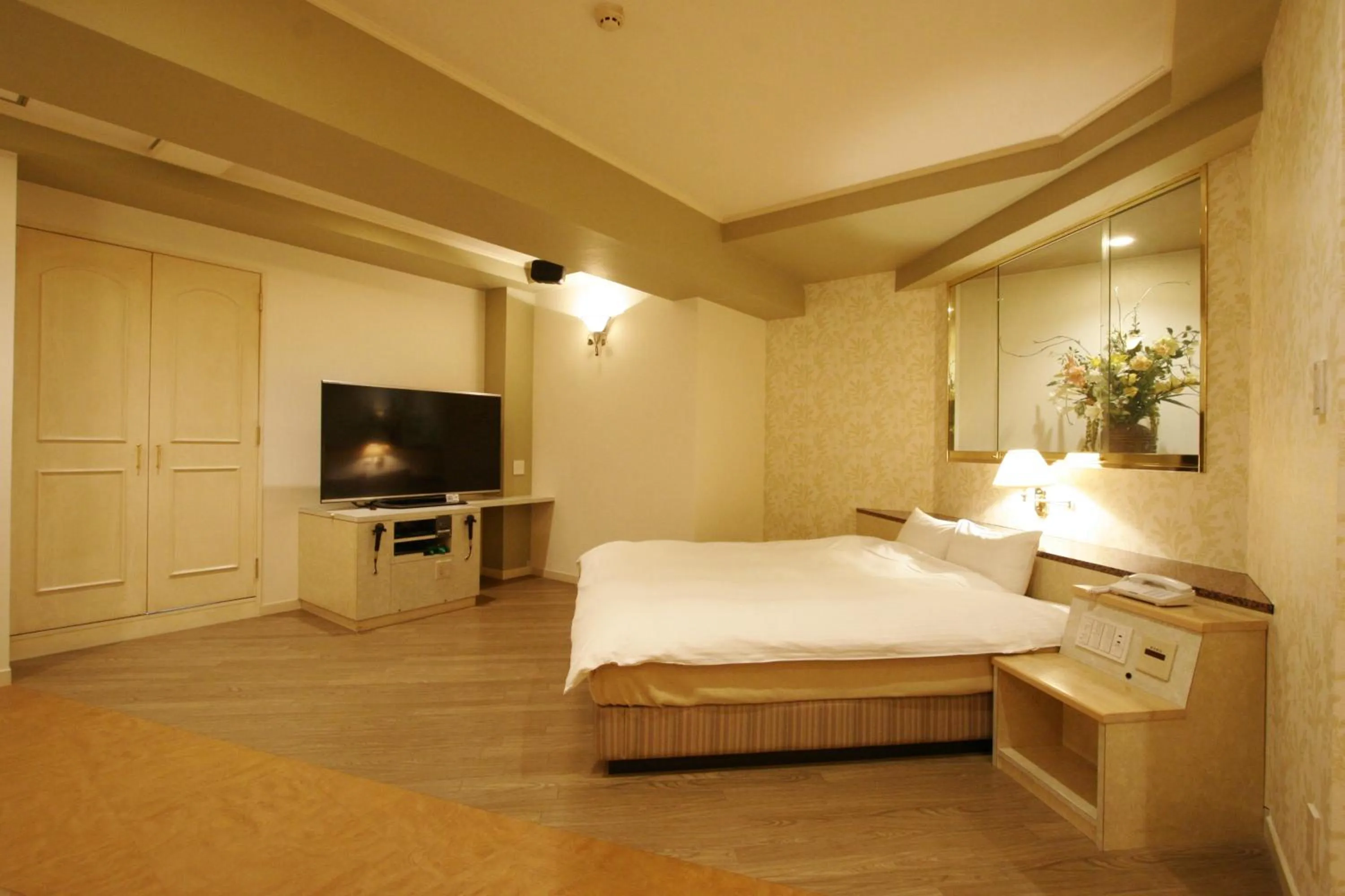 Photo of the whole room, Bed in Hotel NOA (Adult Only)