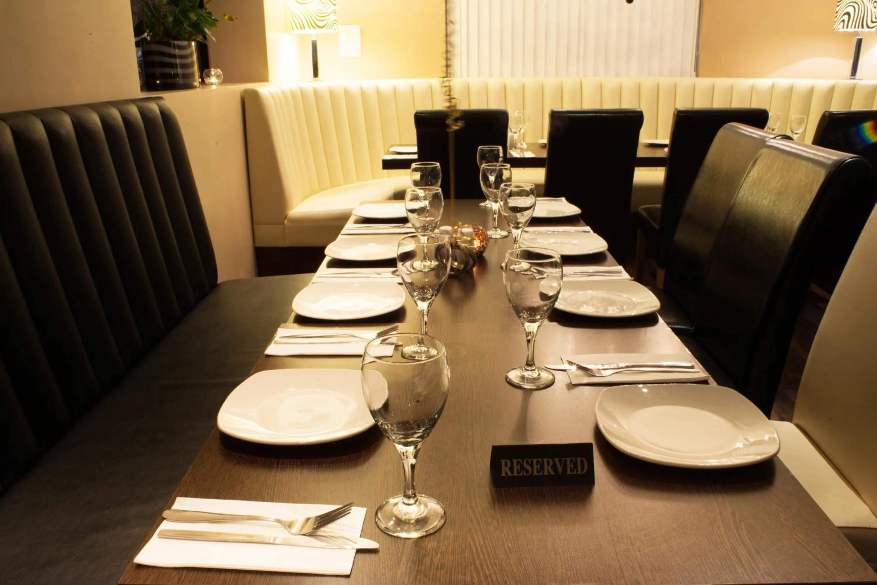 Restaurant/Places to Eat in OYO Flagship London Finchley