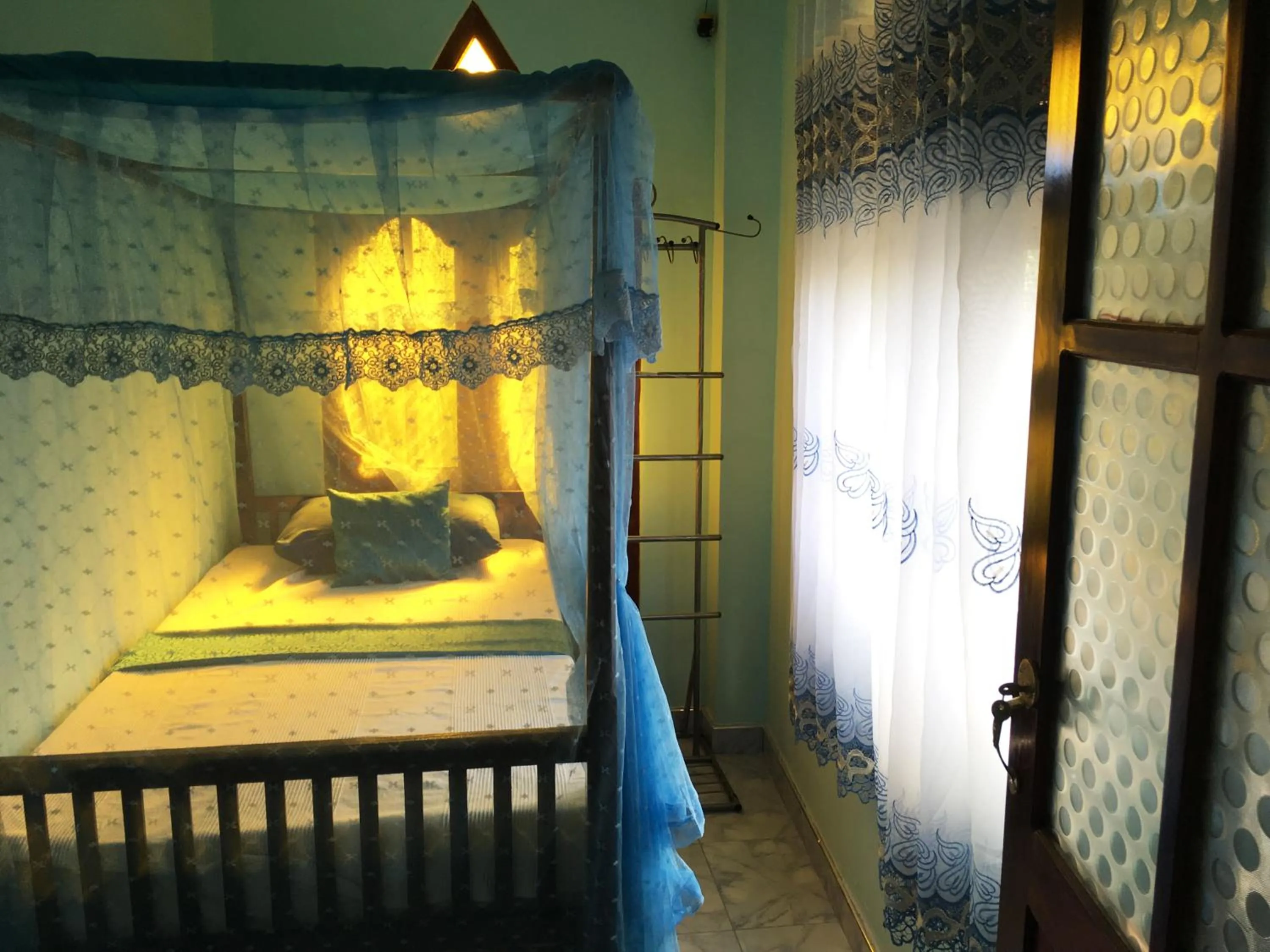 Property building, Bed in Galle Paradise Inn