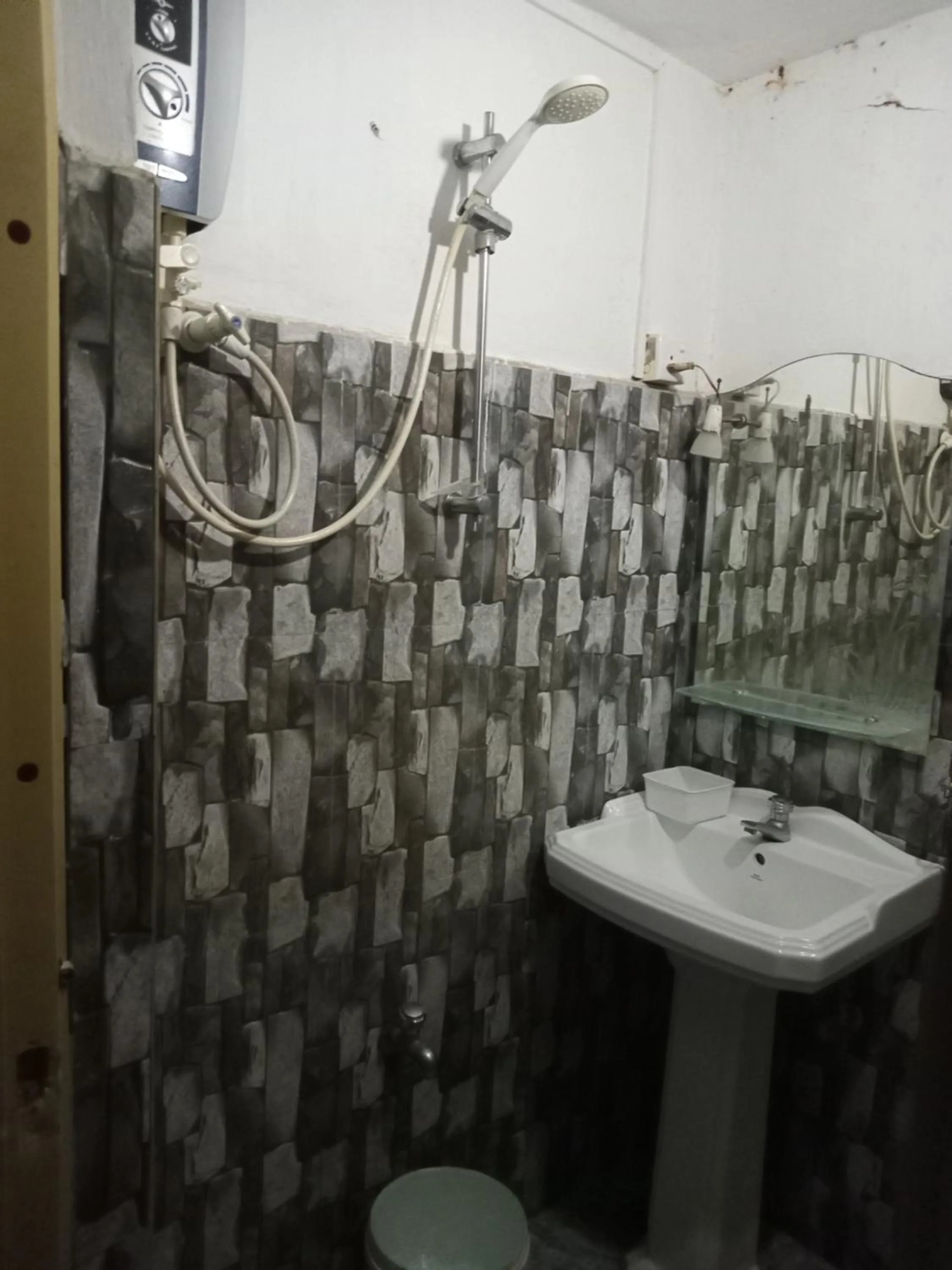 Bathroom in Galle Paradise Inn