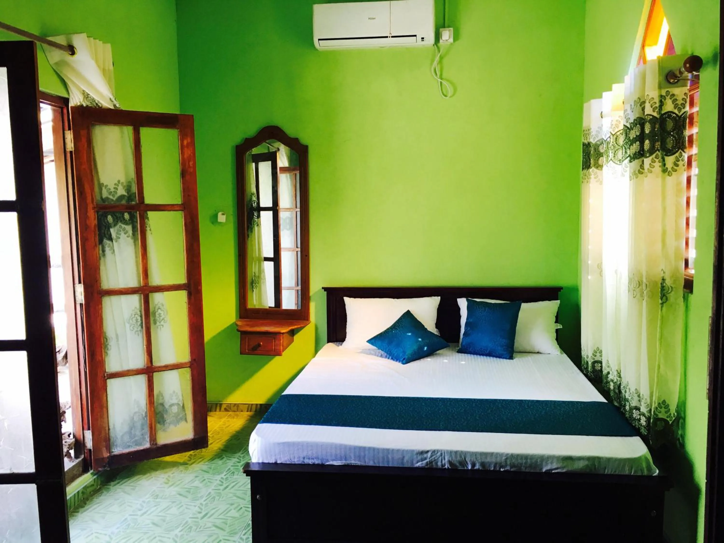 Bedroom, Bed in Galle Paradise Inn