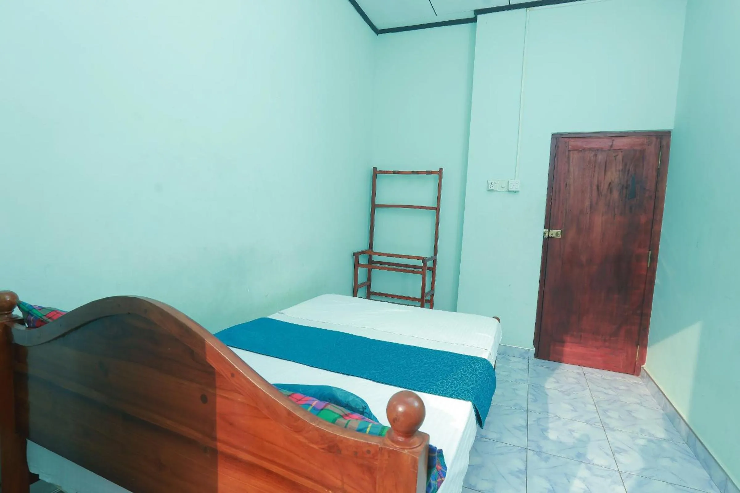 Photo of the whole room, Bed in Galle Paradise Inn