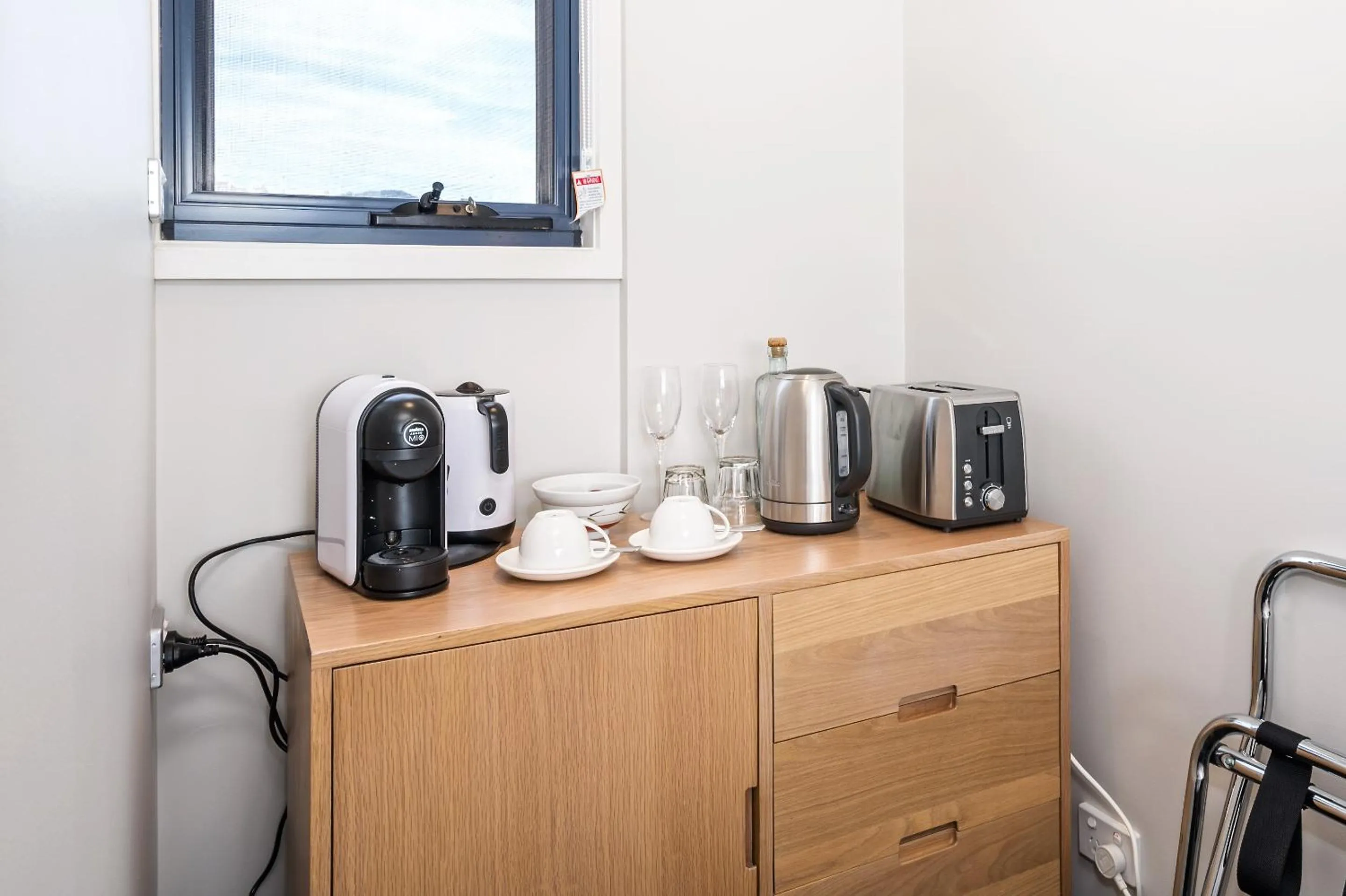 Coffee/tea facilities in Madsen Retreat