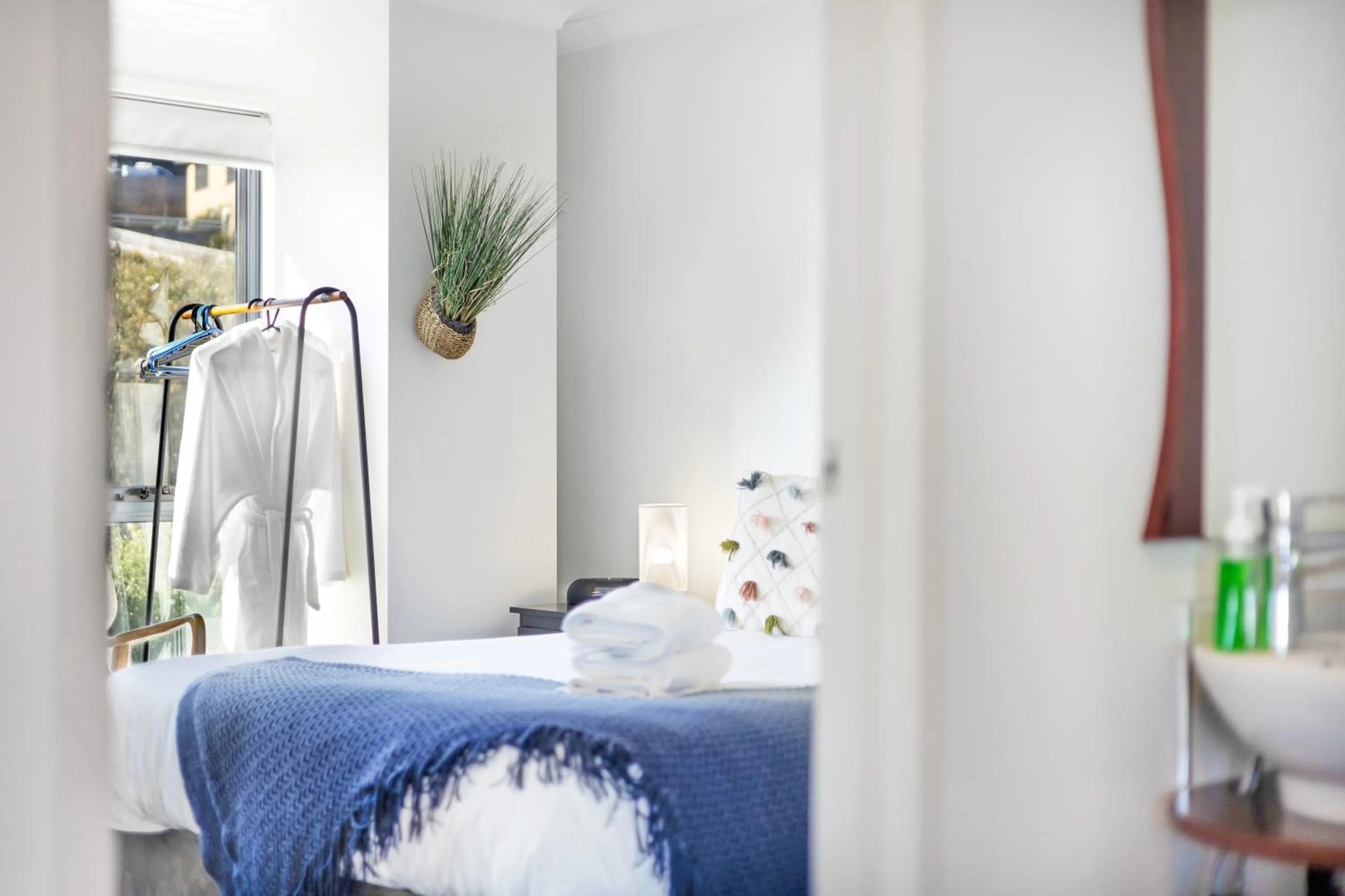 Property building, Bed in Madsen Retreat