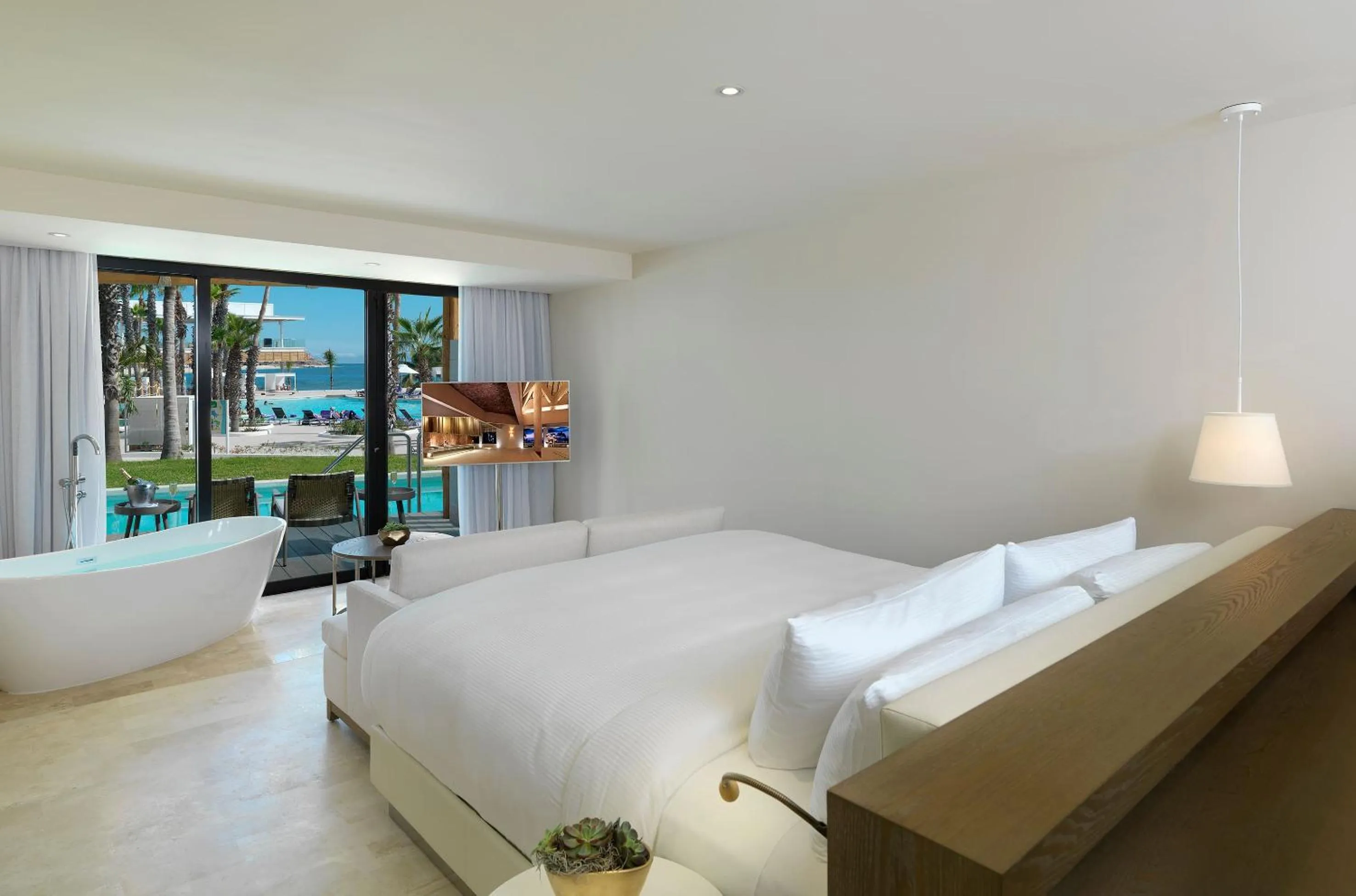 Bed in Paradisus Los Cabos - Adults Only