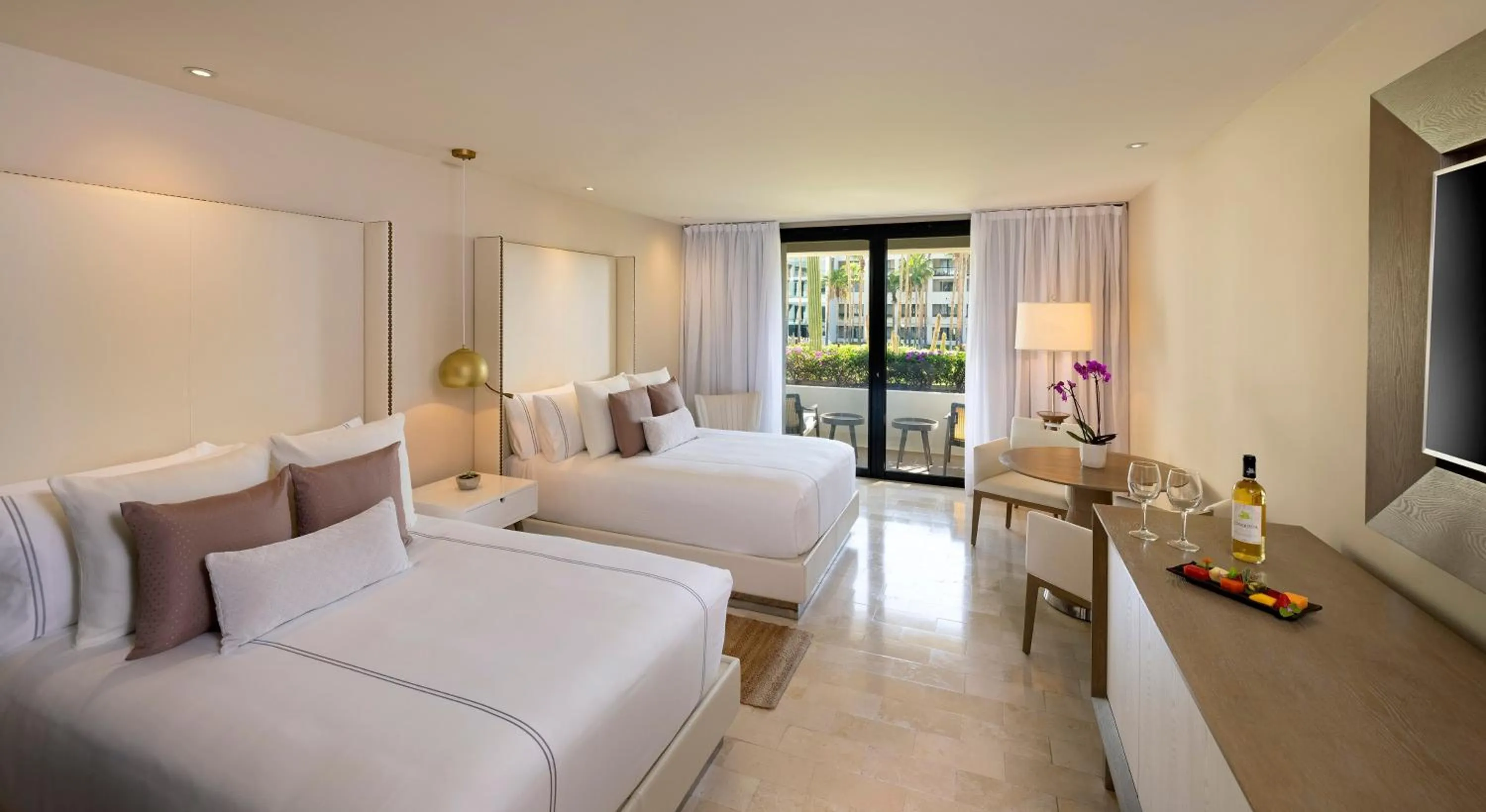 Bed in Paradisus Los Cabos - Adults Only