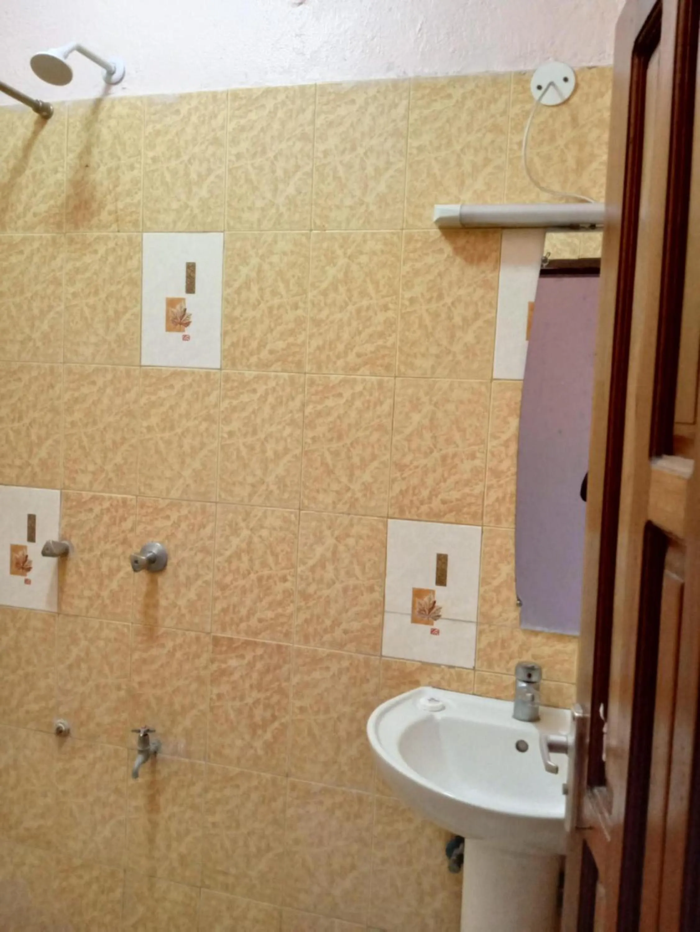 Shower in Checkpoint Inn Hotel, Mombasa