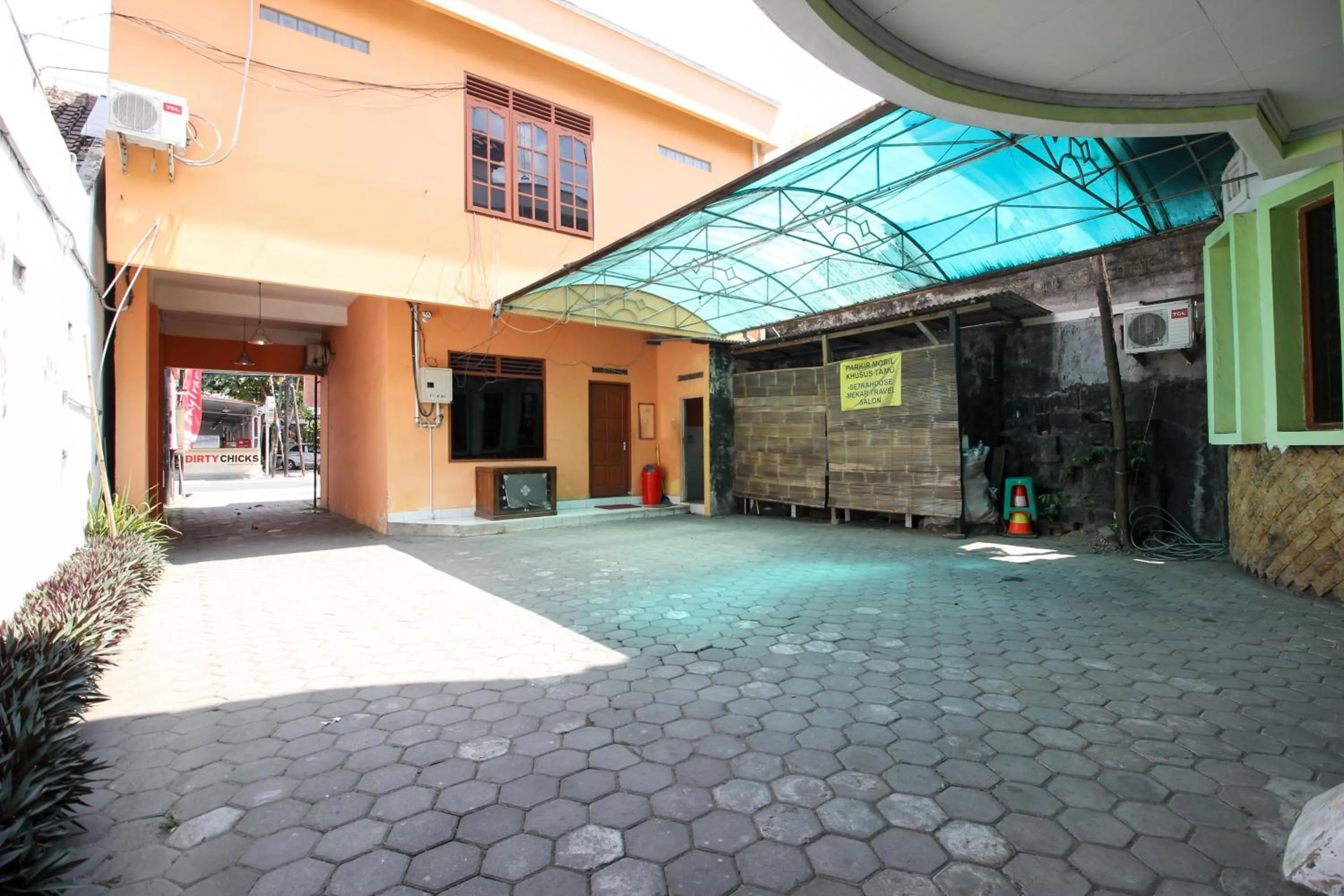 Property building in RedDoorz @ Seturan Raya