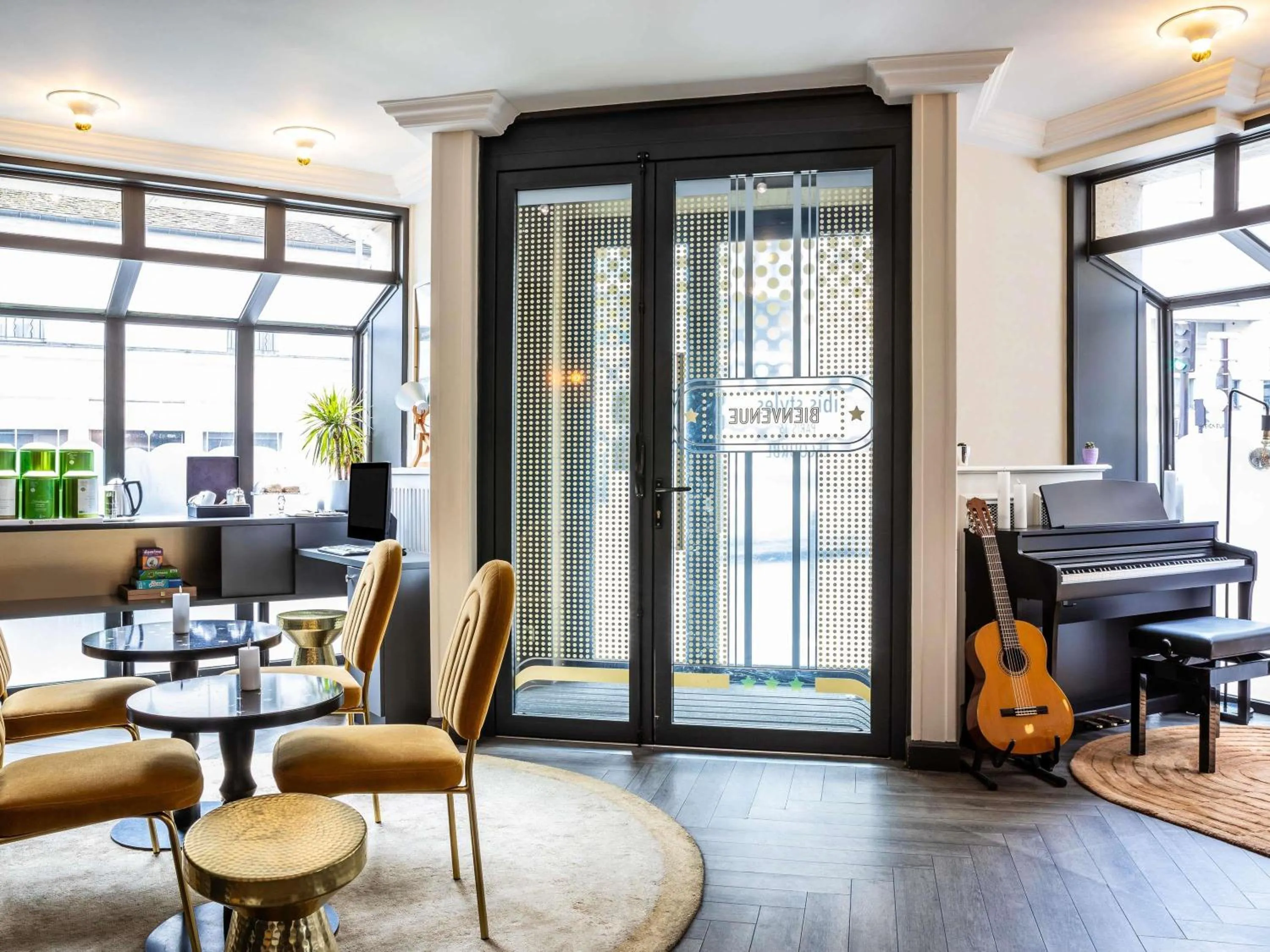 Lounge or bar in ibis Styles Paris 15 Lecourbe