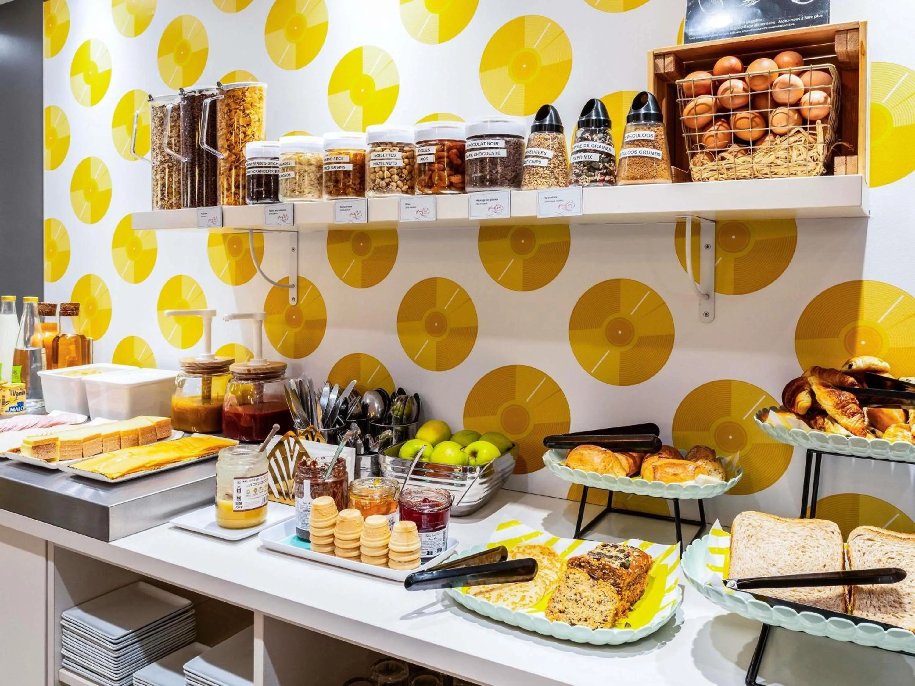 Property building in ibis Styles Paris 15 Lecourbe