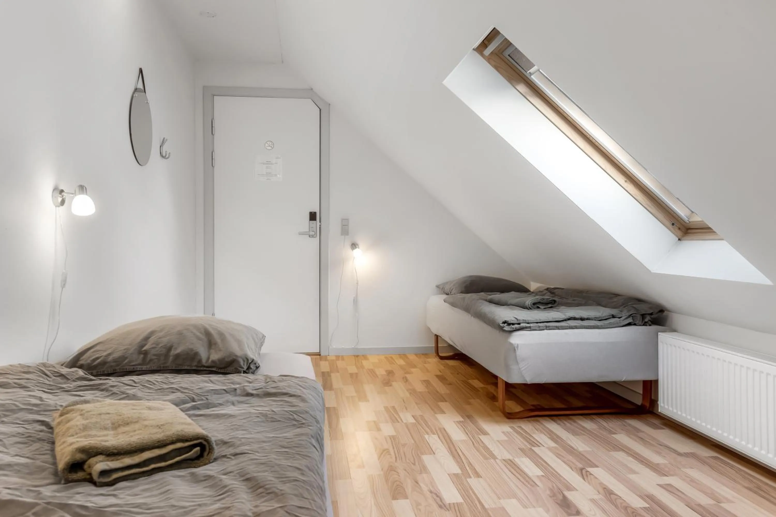 Bedroom, Bed in Storm's stay - Near MCH & BOXEN