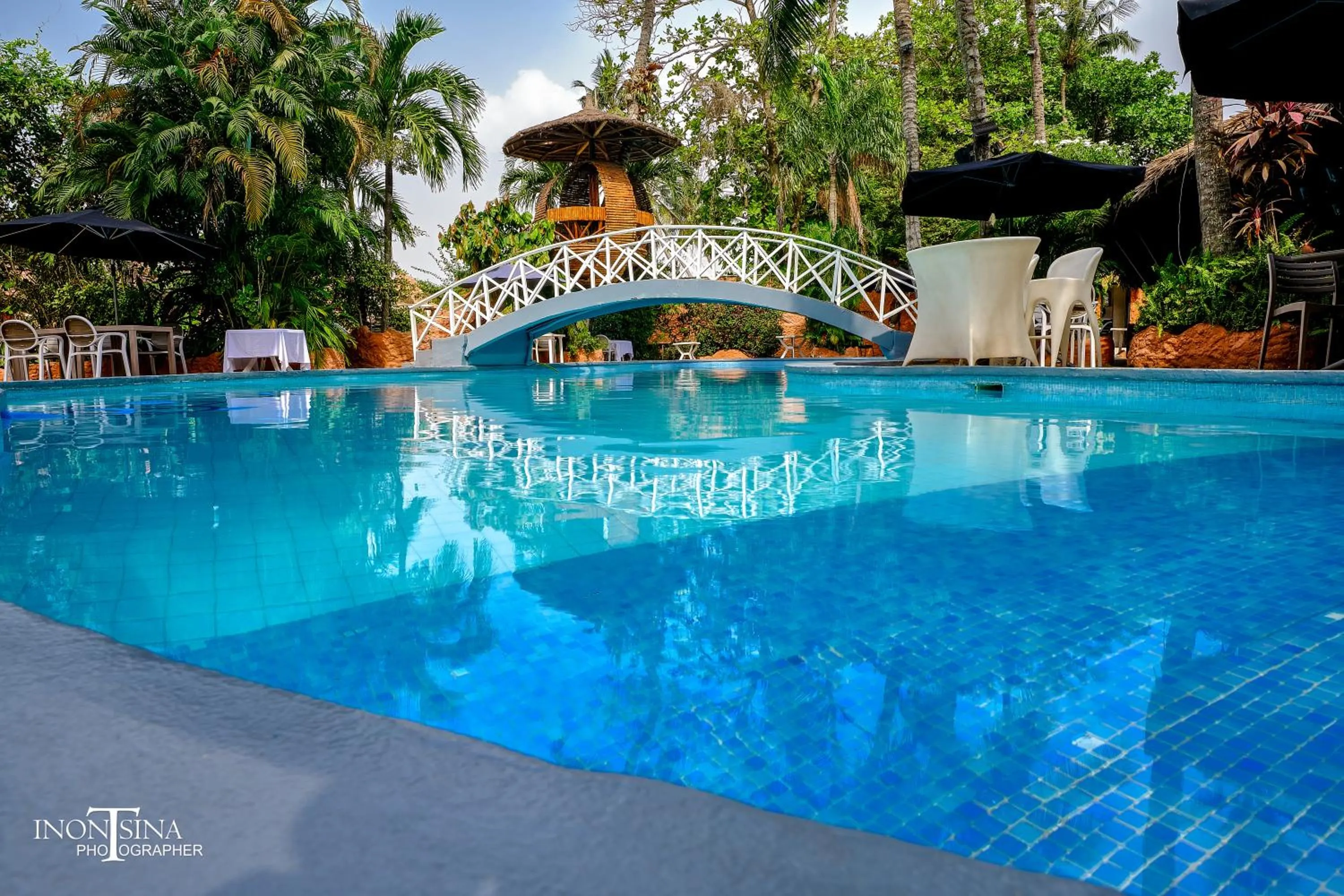 Restaurant/places to eat in Le Wafou