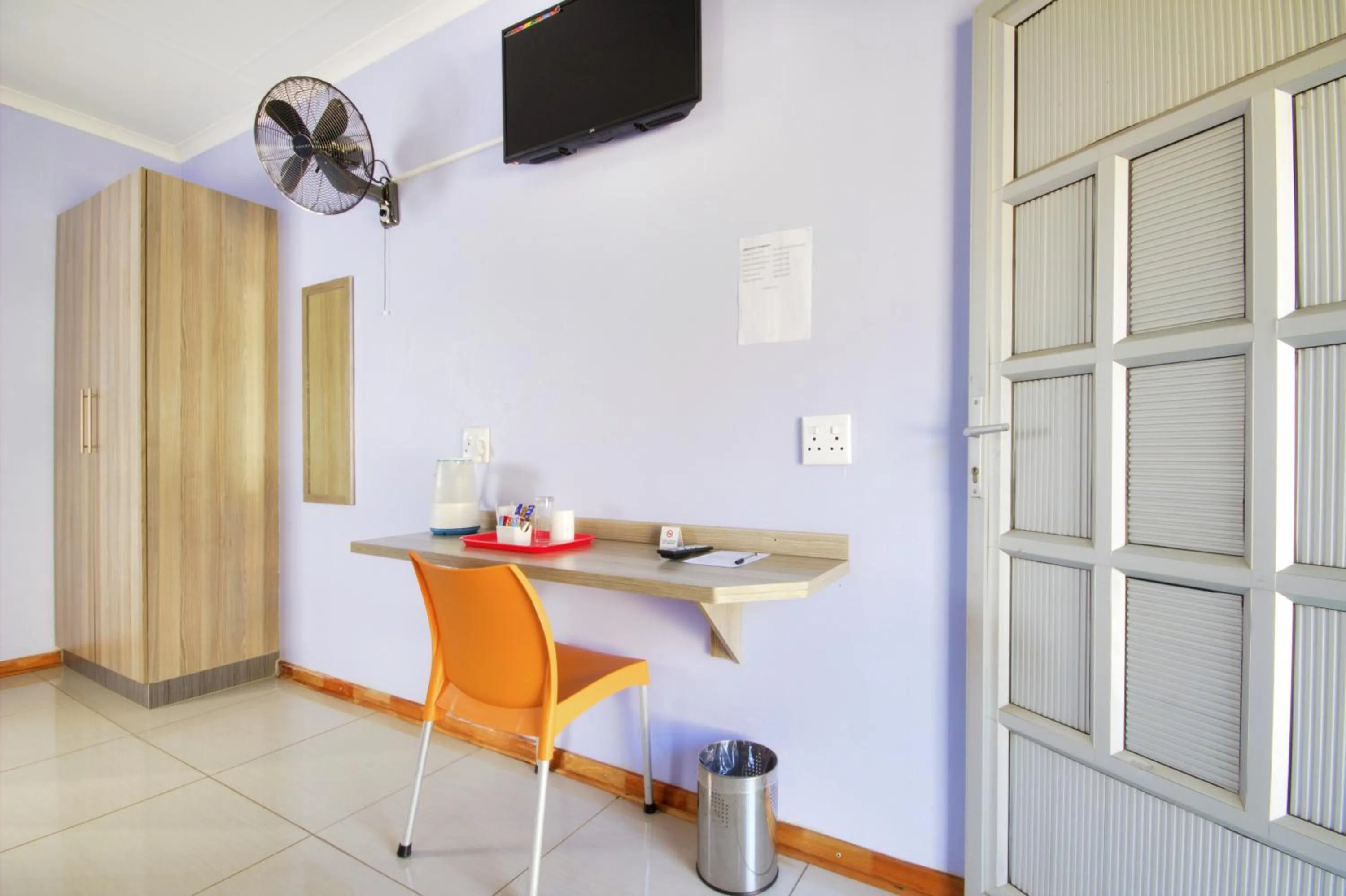 Coffee/tea facilities in Minilitha Lodge