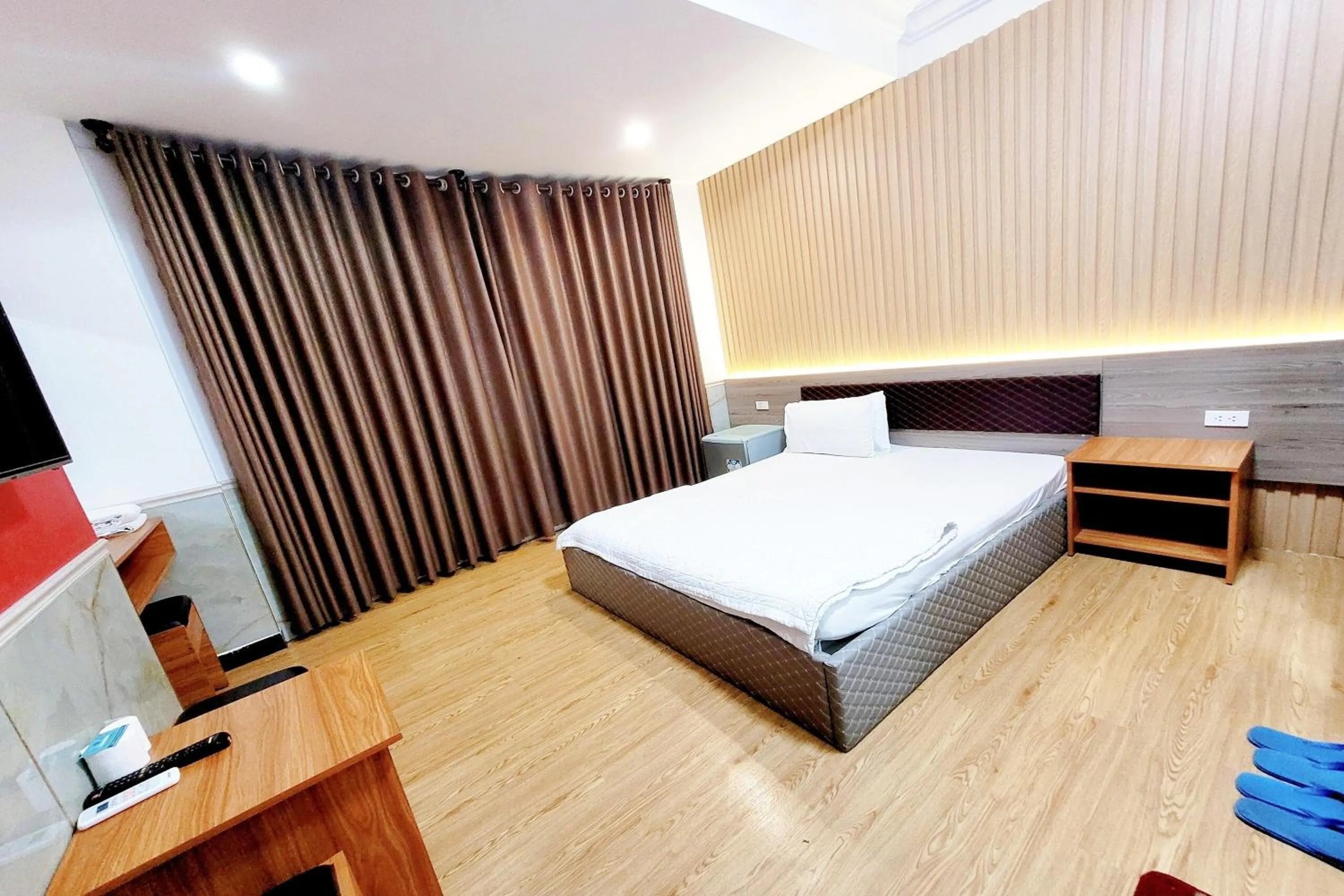 Bedroom, Bed in Hoang Nam Hotel