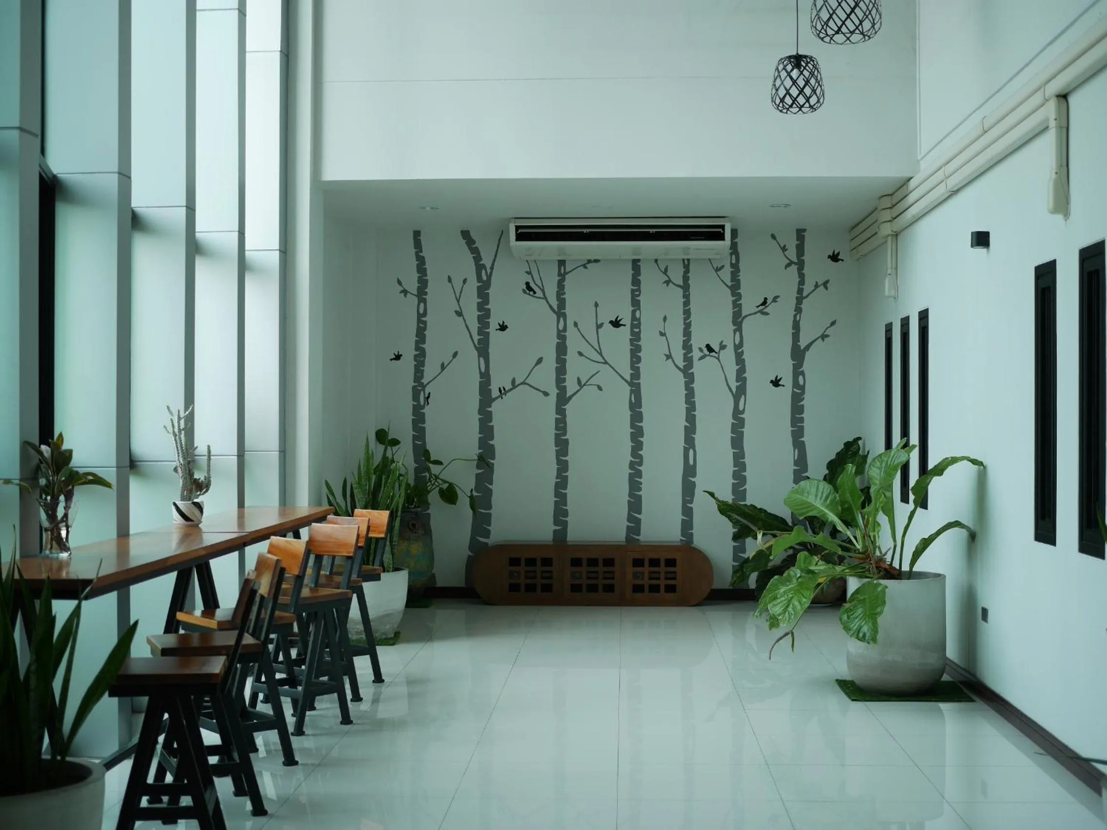 Communal lounge/ TV room in Socool Grand Hotel