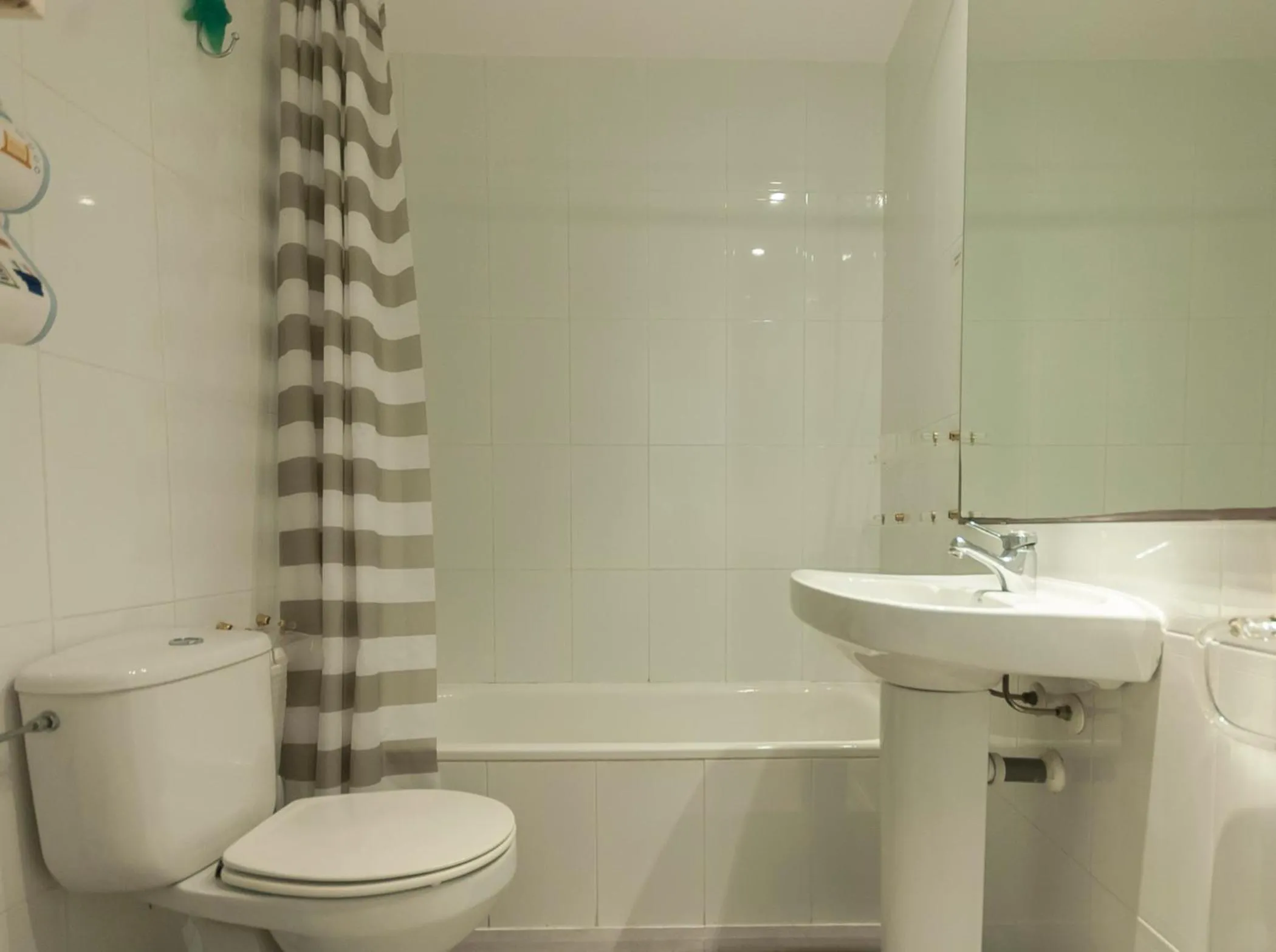 Lets Holidays BEACH APARTMENT 2 rooms with PARKING