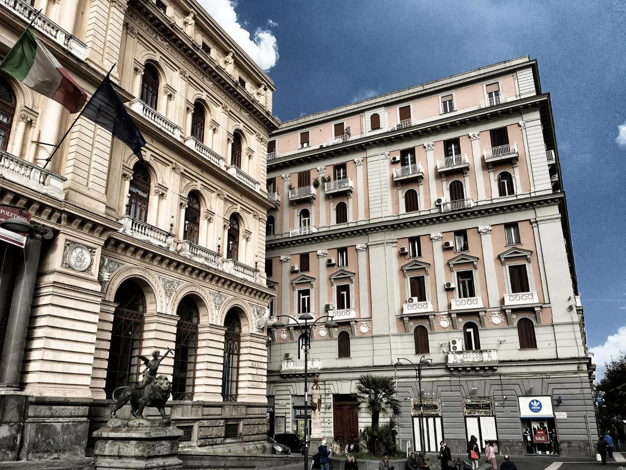 Property building in PC Boutique H Napoli Centro, by ClaPa Group