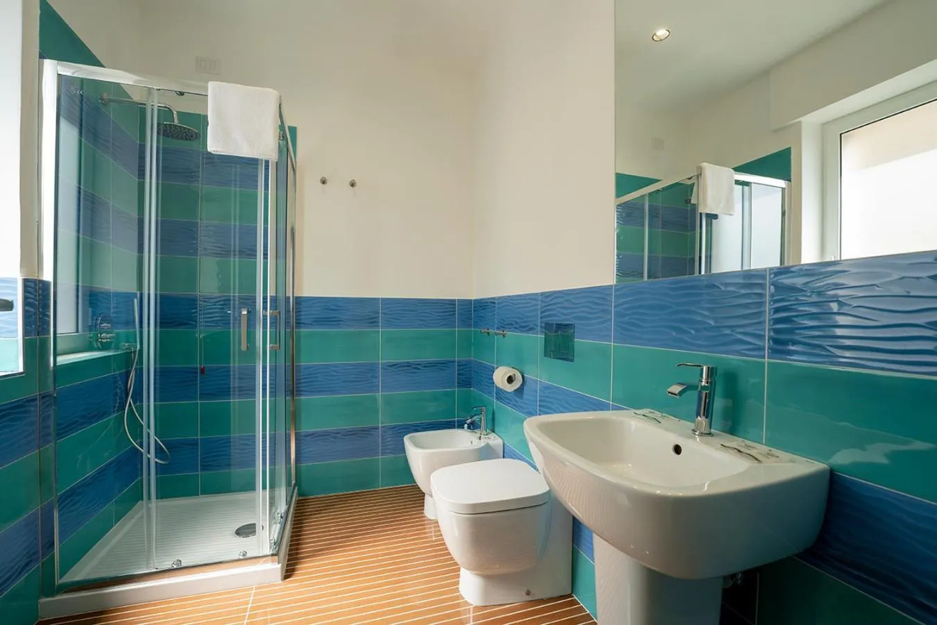 Shower in PC Boutique H Napoli Centro, by ClaPa Group