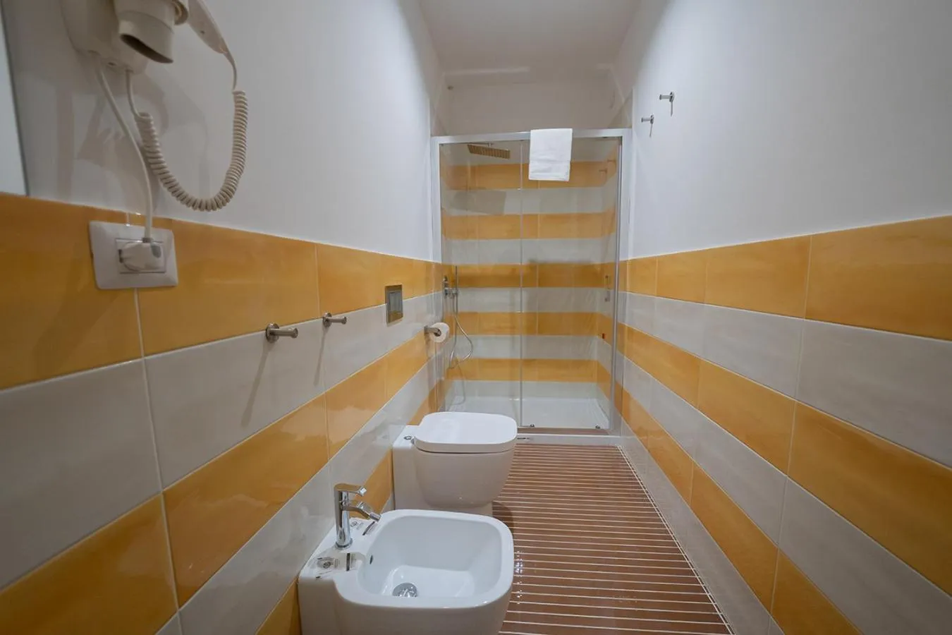 Bathroom in PC Boutique H Napoli Centro, by ClaPa Group