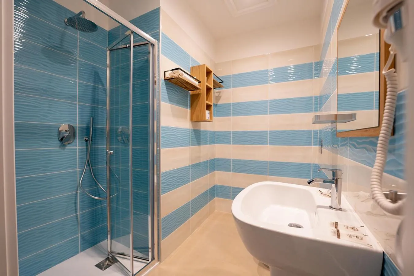 Bathroom in PC Boutique H Napoli Centro, by ClaPa Group