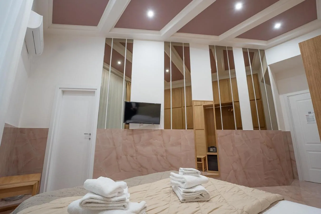 Bed in PC Boutique H Napoli Centro, by ClaPa Group